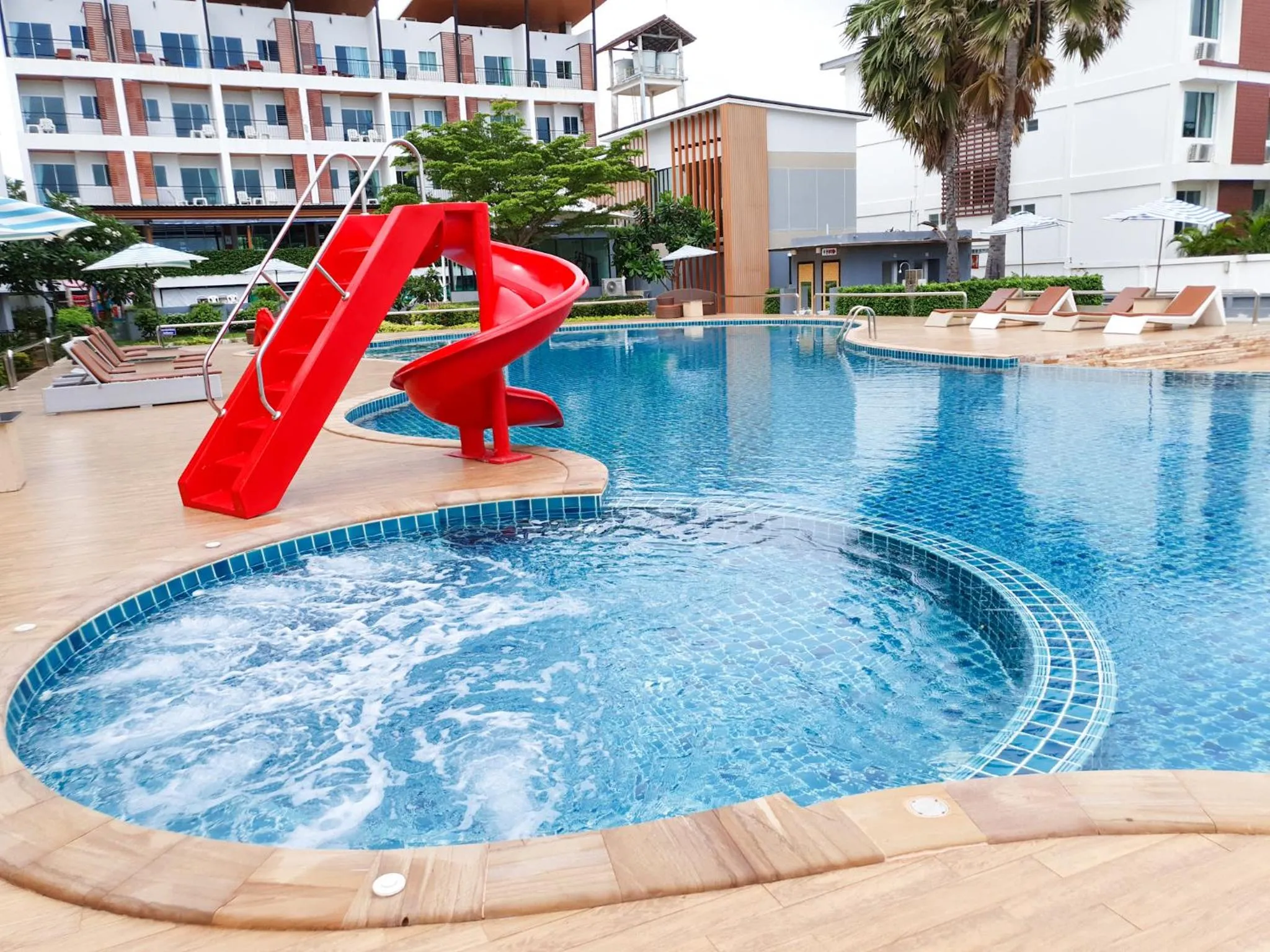 Saint Tropez Beach Hotel