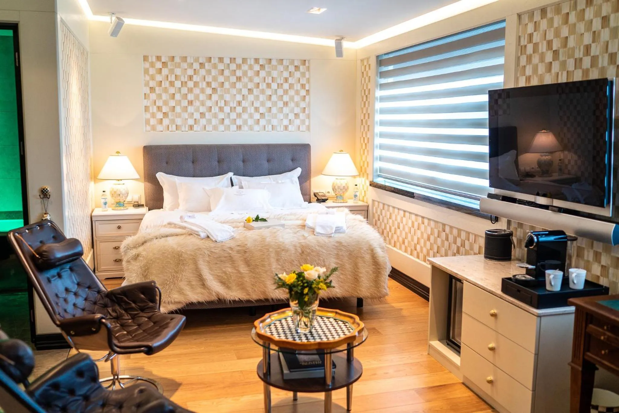 Bedroom, Bed in Diamond Suites by Reykjavik Keflavik Airport