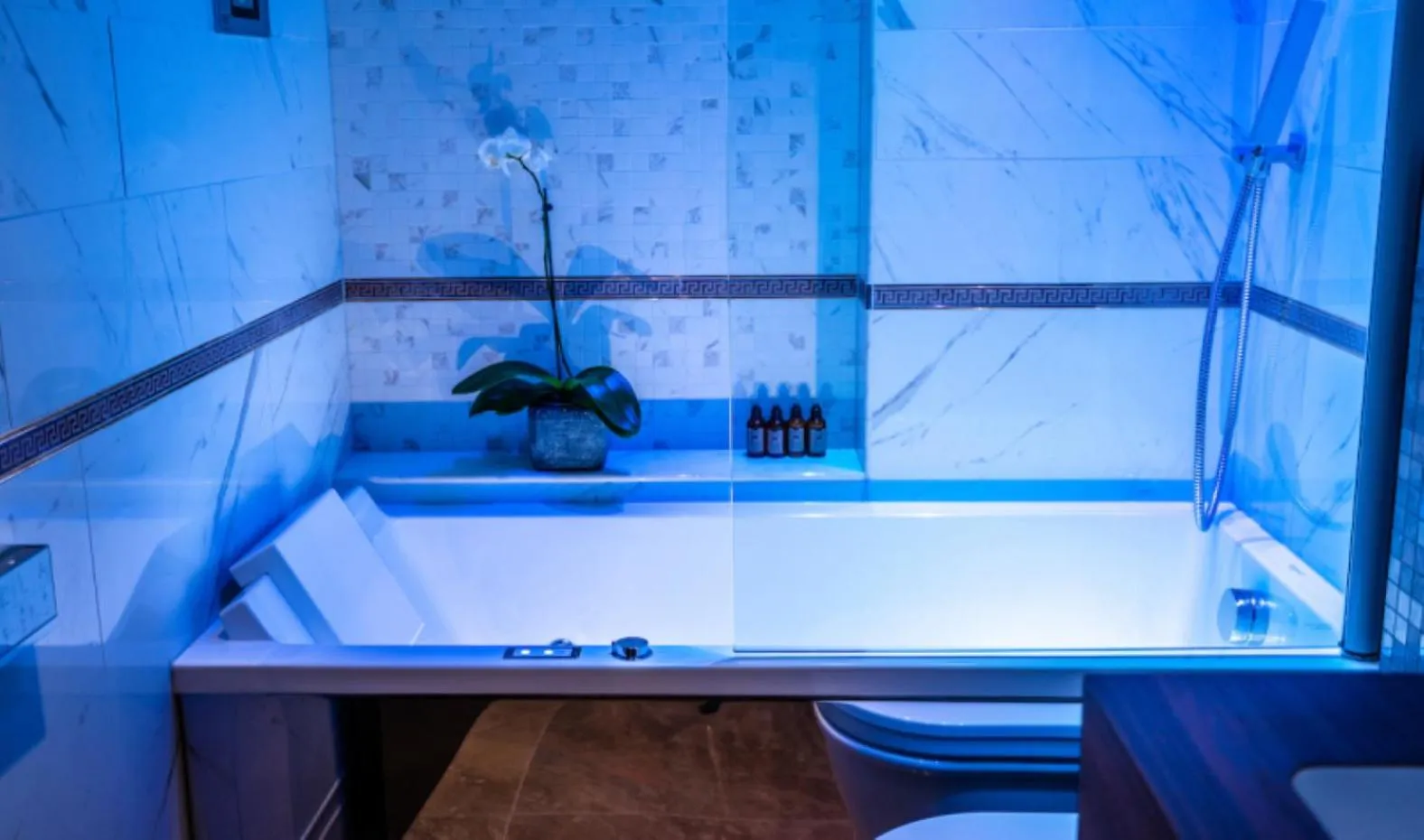 Bathroom in Diamond Suites by Reykjavik Keflavik Airport