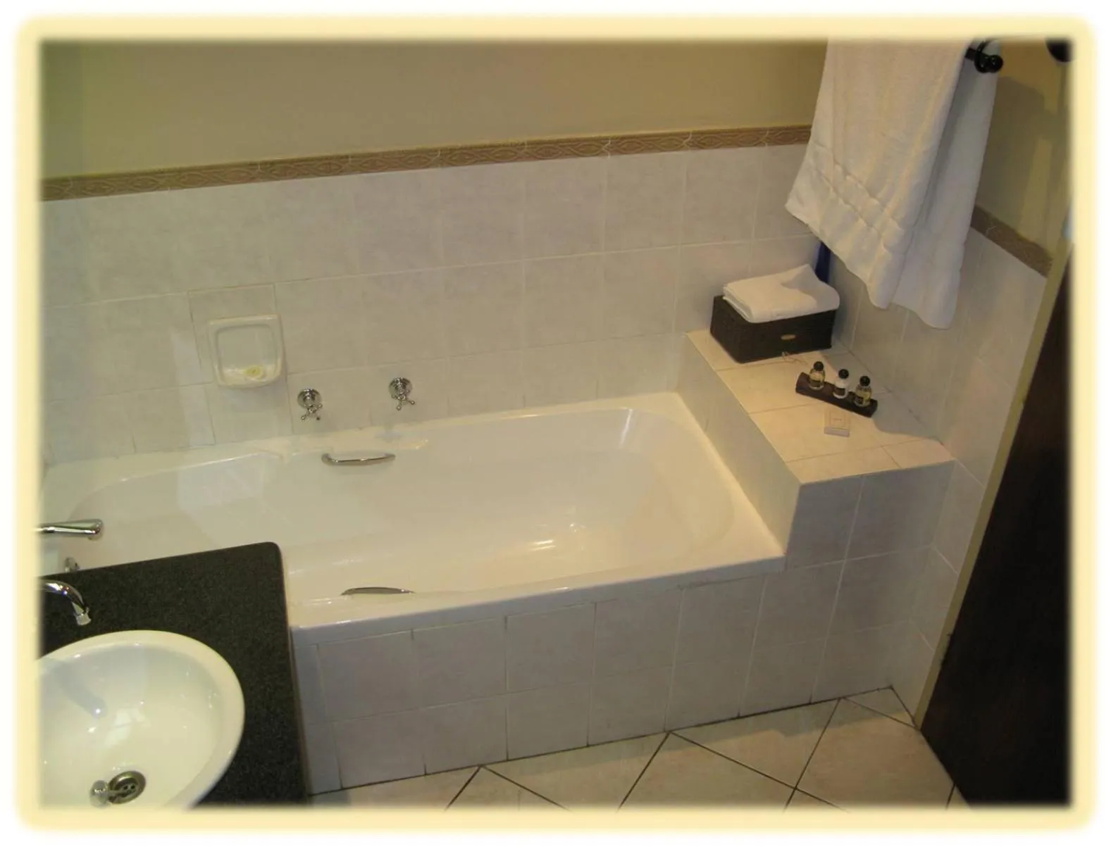 Bathroom in Benvenuto Hotel & Conference Centre