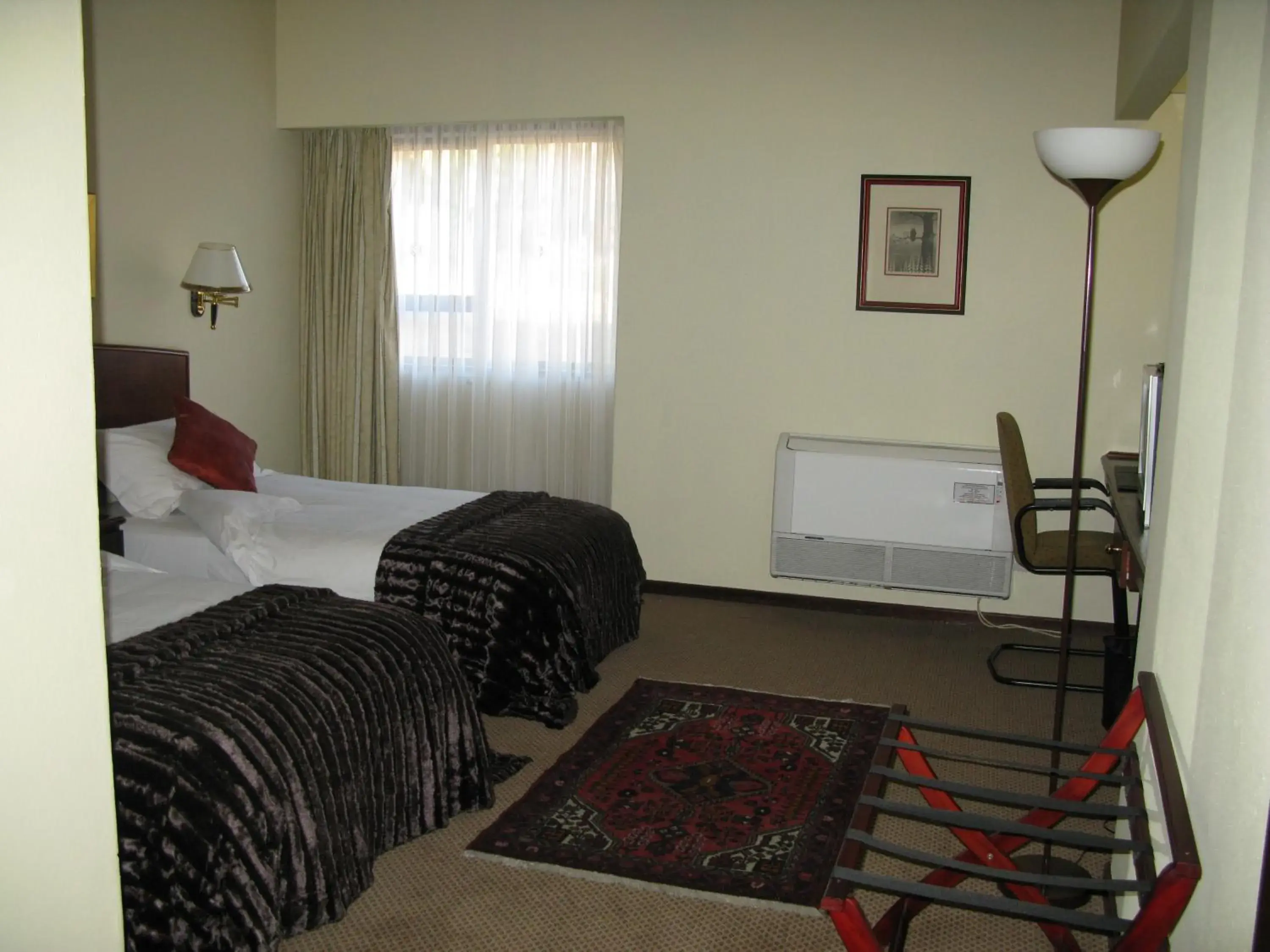 Deluxe Twin Room - single occupancy in Benvenuto Hotel & Conference Centre Deluxe Twin Room - single occupancy in Benvenuto Hotel & Conference Centre