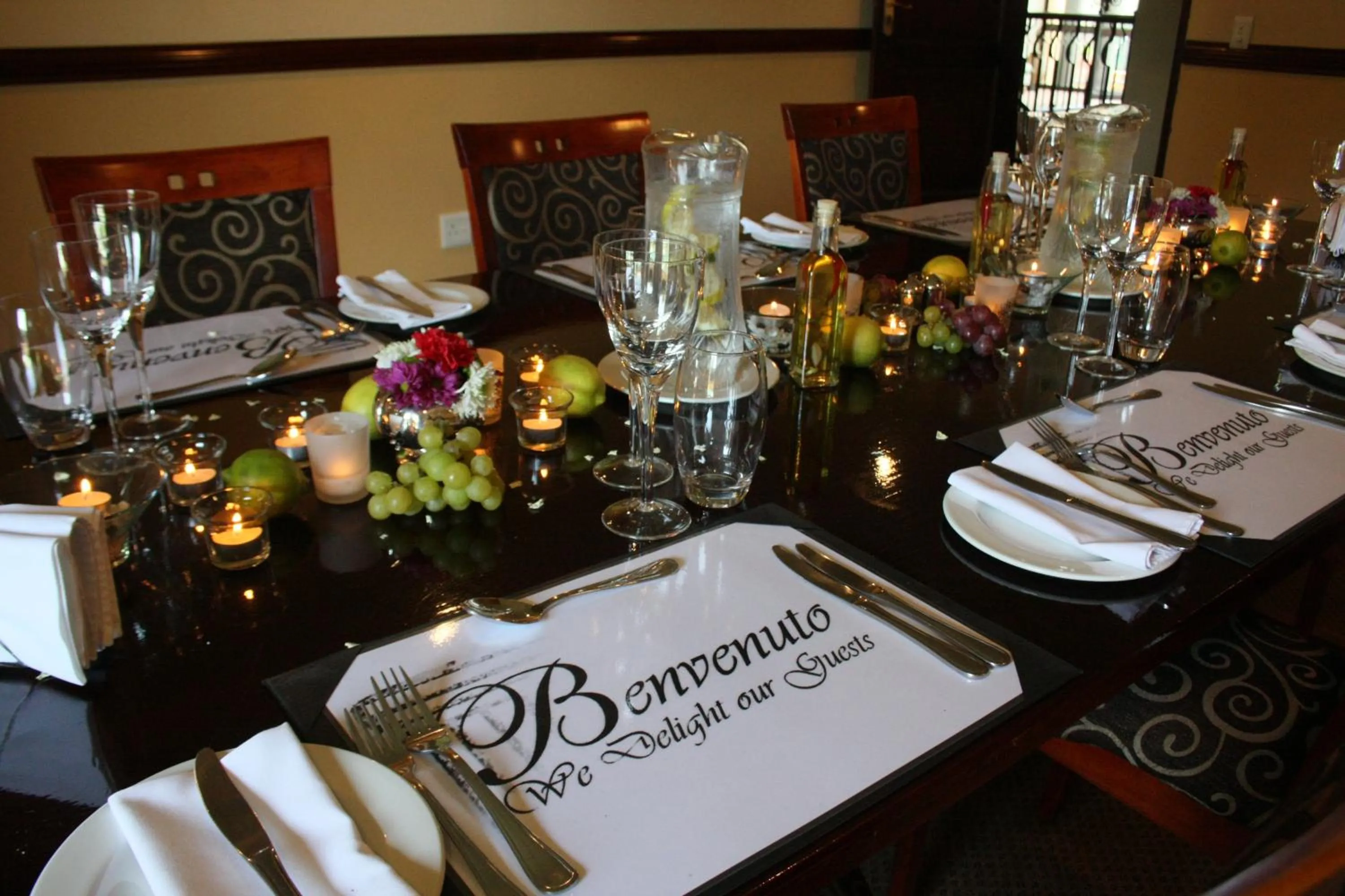 Restaurant/places to eat in Benvenuto Hotel & Conference Centre