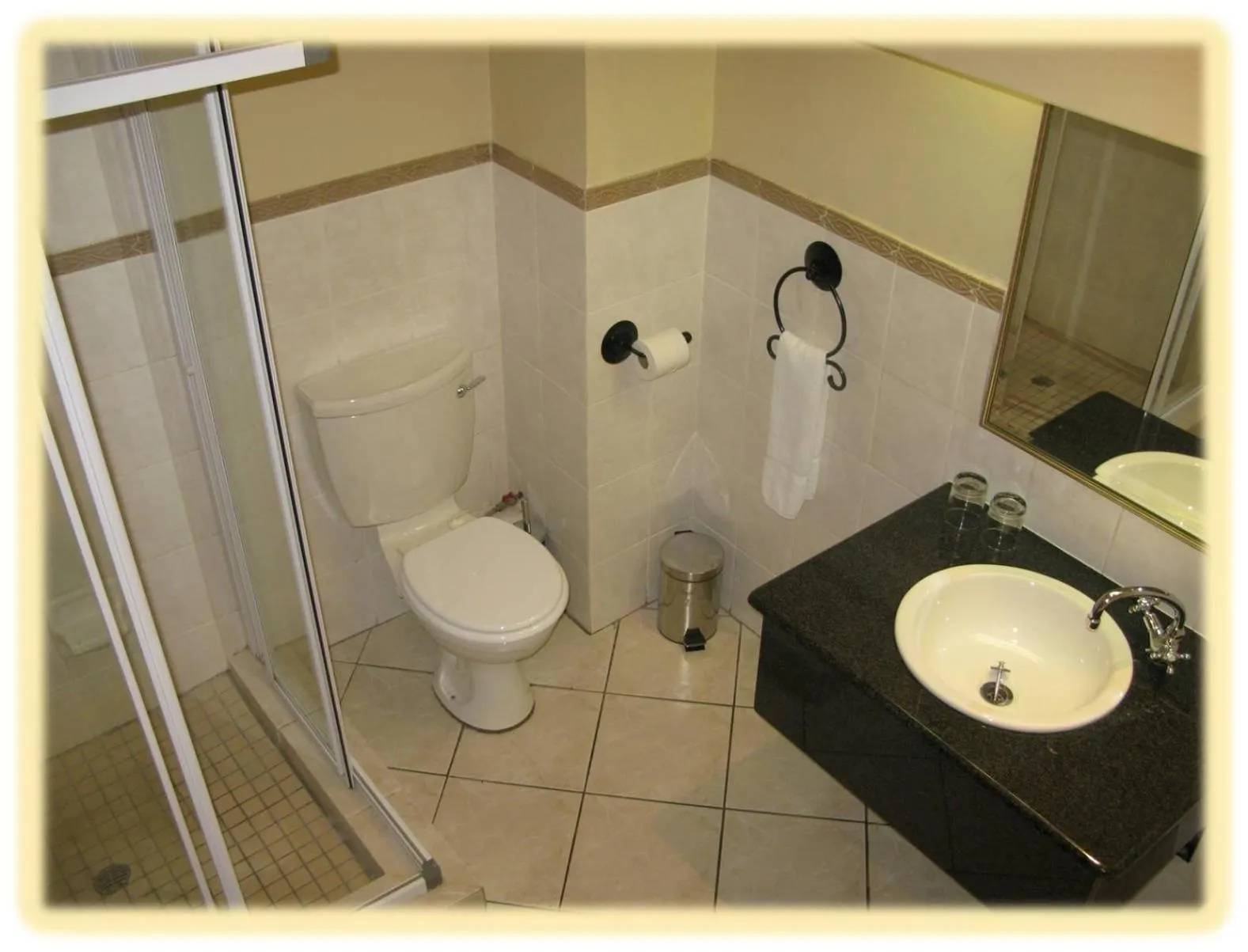 Bathroom in Benvenuto Hotel & Conference Centre