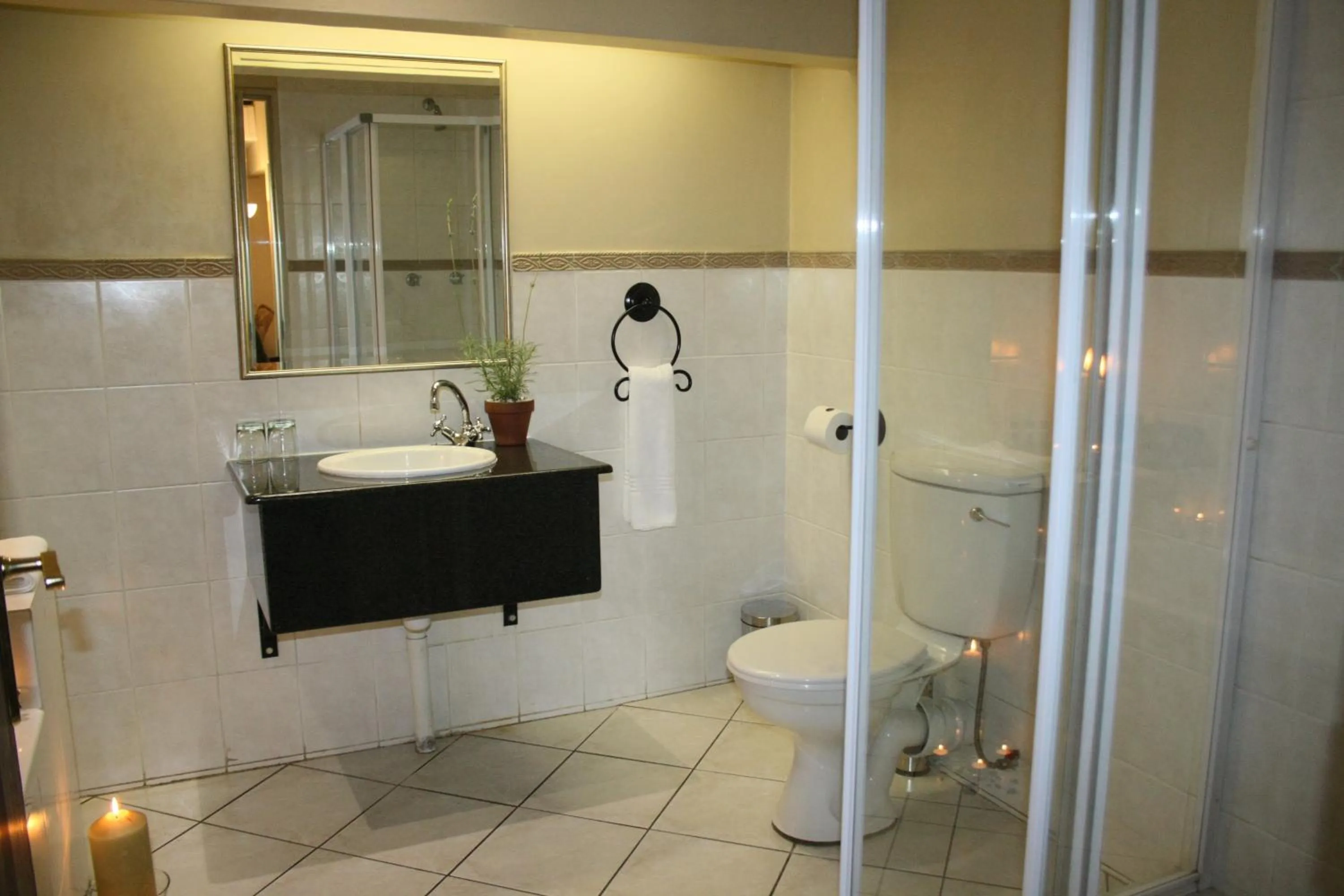 Bathroom in Benvenuto Hotel & Conference Centre