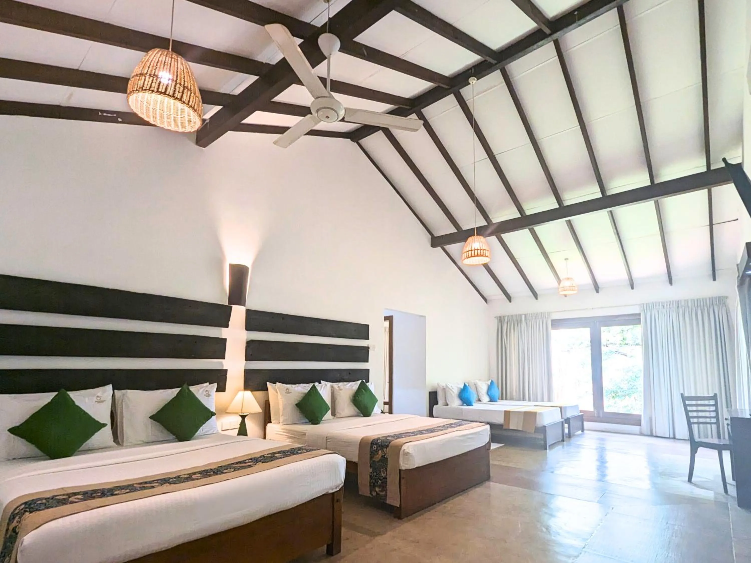 Bed in Pinthaliya Resort