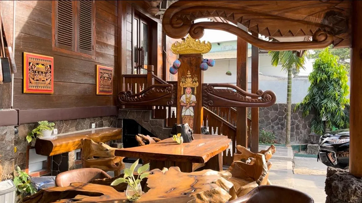 Restaurant/places to eat in Nuwono Tasya Syariah