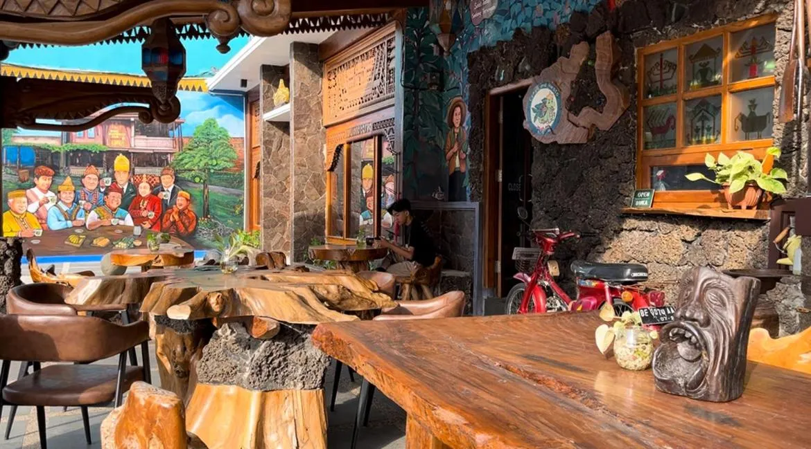 Restaurant/places to eat in Nuwono Tasya Syariah