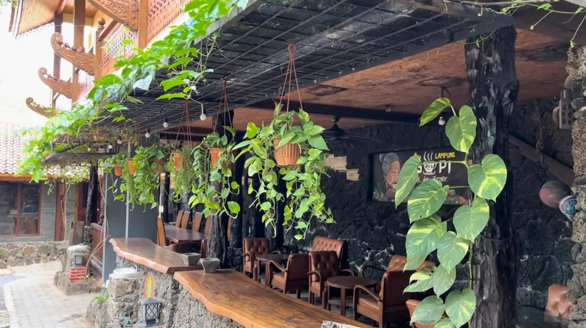 Restaurant/places to eat in Nuwono Tasya Syariah