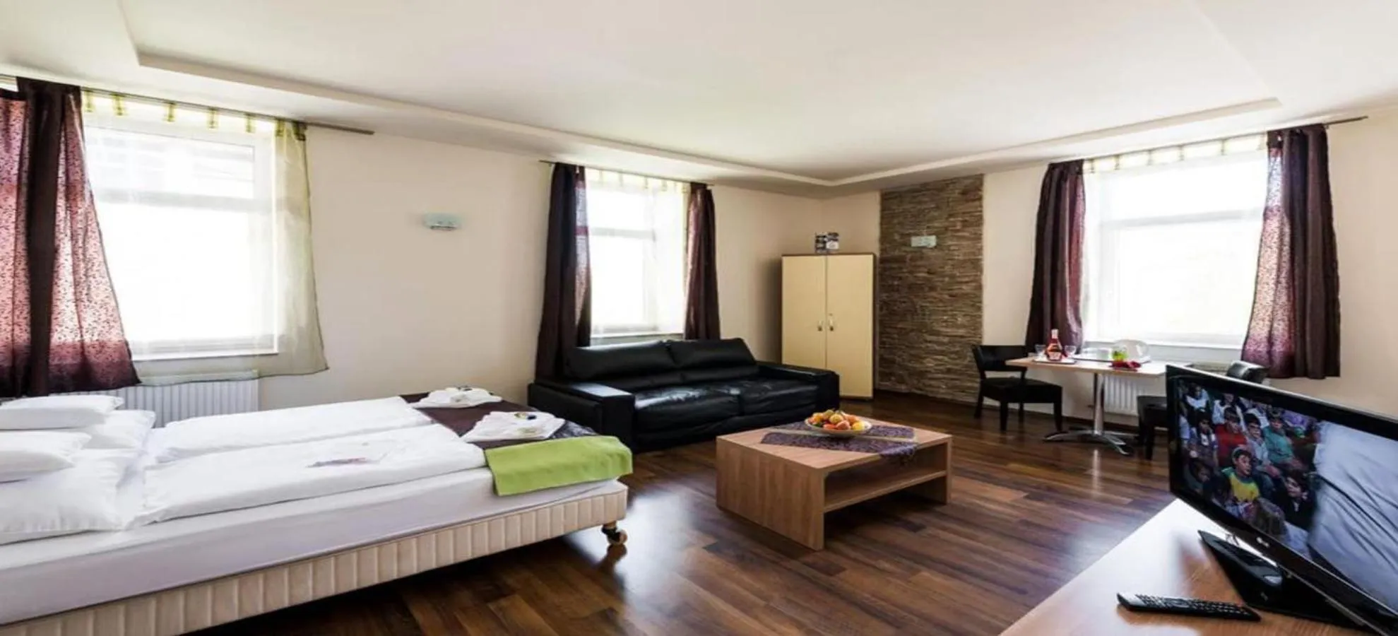 Photo of the whole room, Bed in Hotel Garzon Plaza