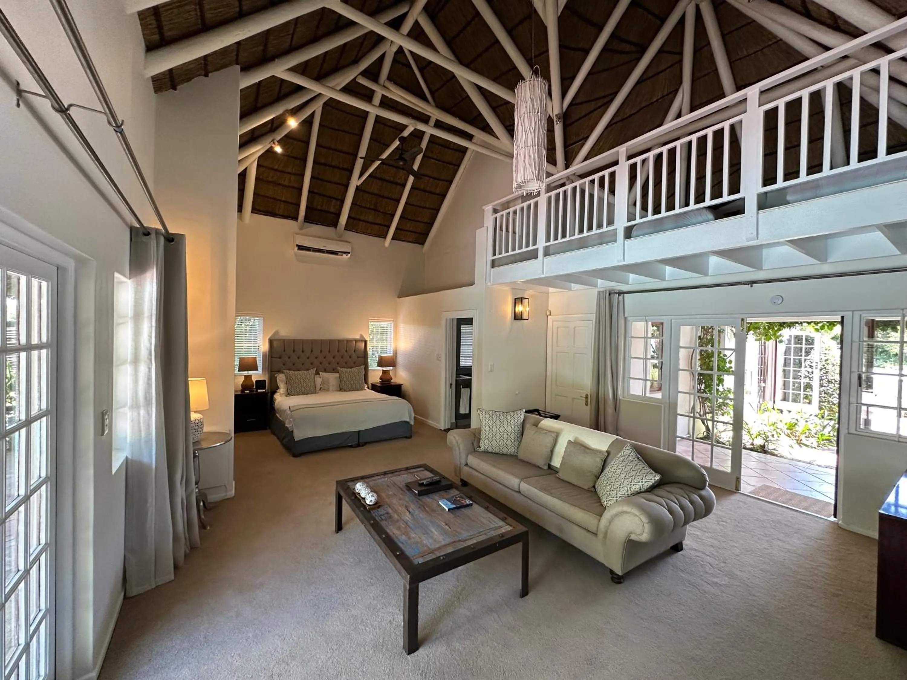 Seating area, Bed in Wedgeview Country House & Spa