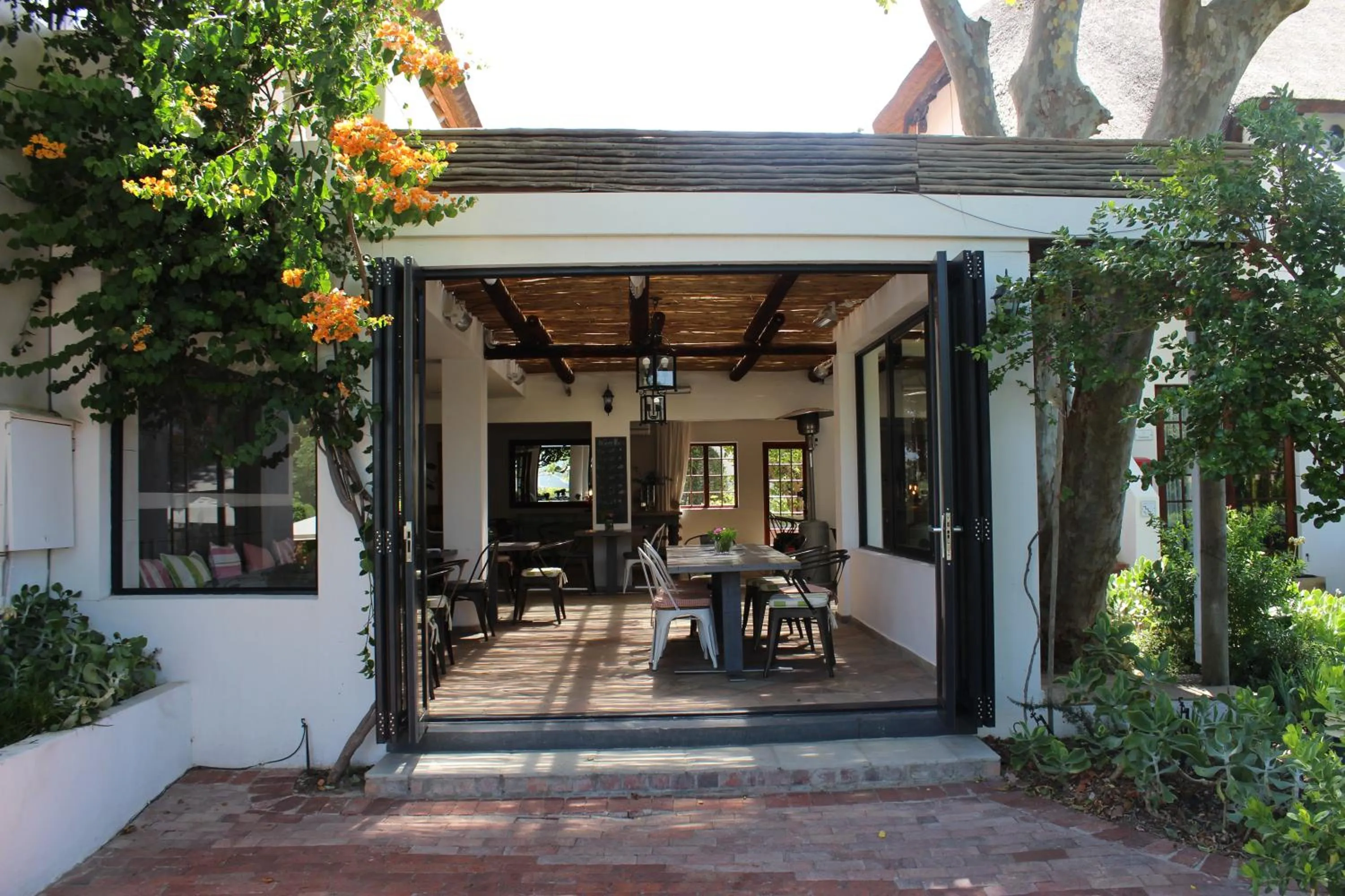 Restaurant/places to eat in Wedgeview Country House & Spa