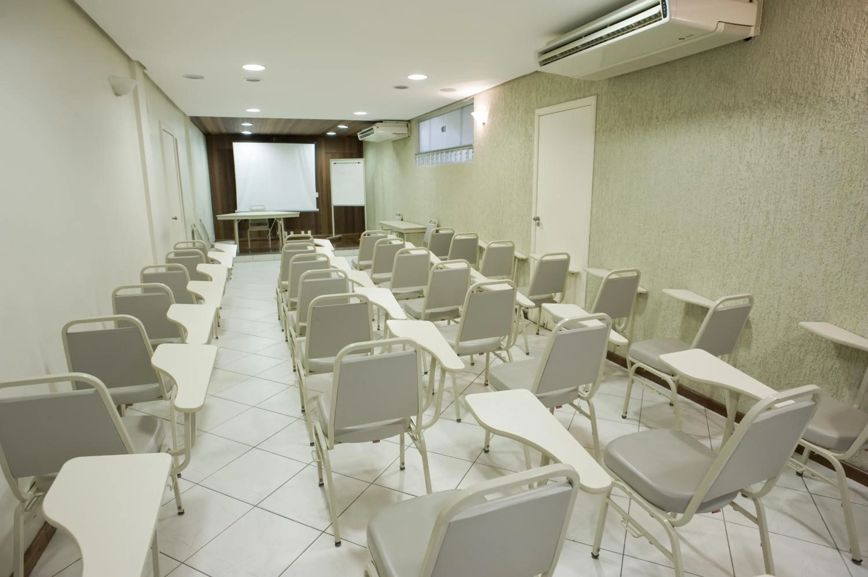Business facilities in Hotel Lumiar