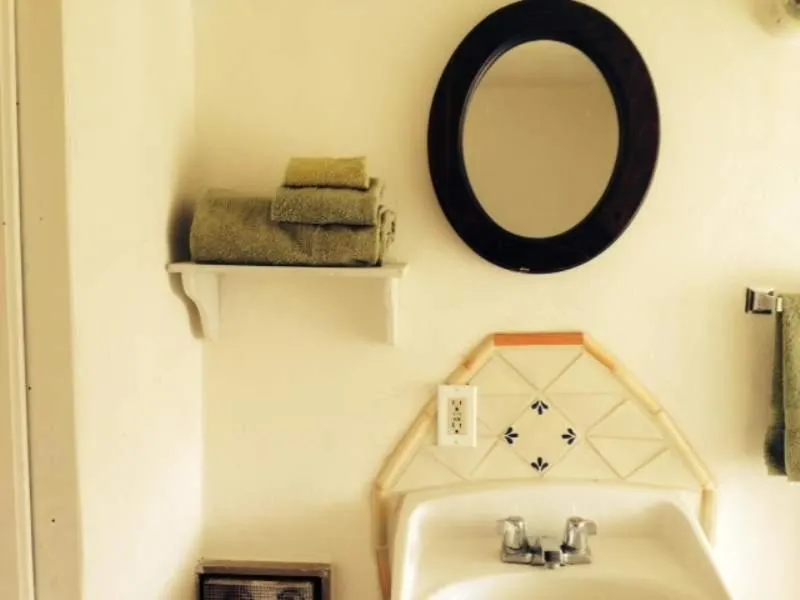 Bathroom in Taos Goji Farm & Eco-Lodge Retreat