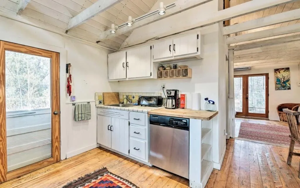 Taos Goji Farm & Eco-Lodge Retreat