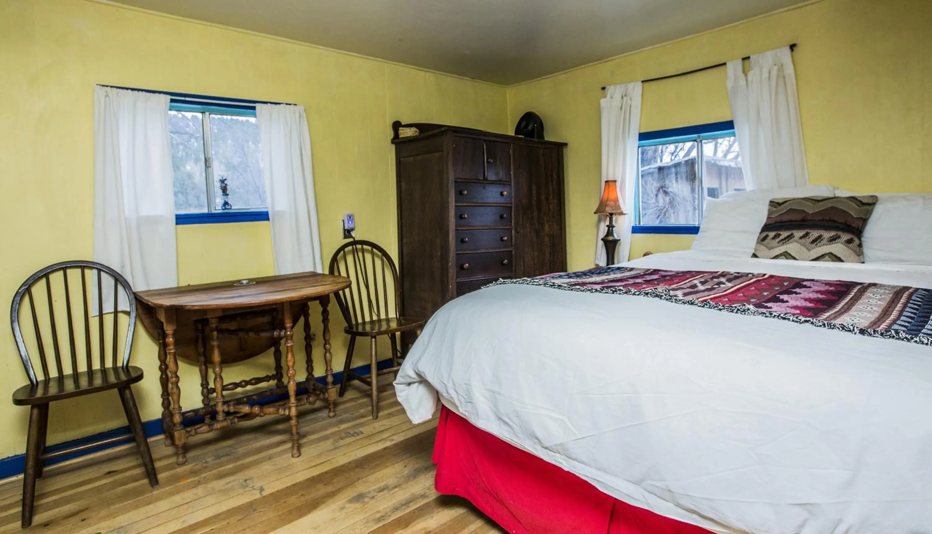 Bed in Taos Goji Farm & Eco-Lodge Retreat