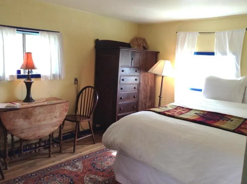 Day, Bed in Taos Goji Farm & Eco-Lodge Retreat