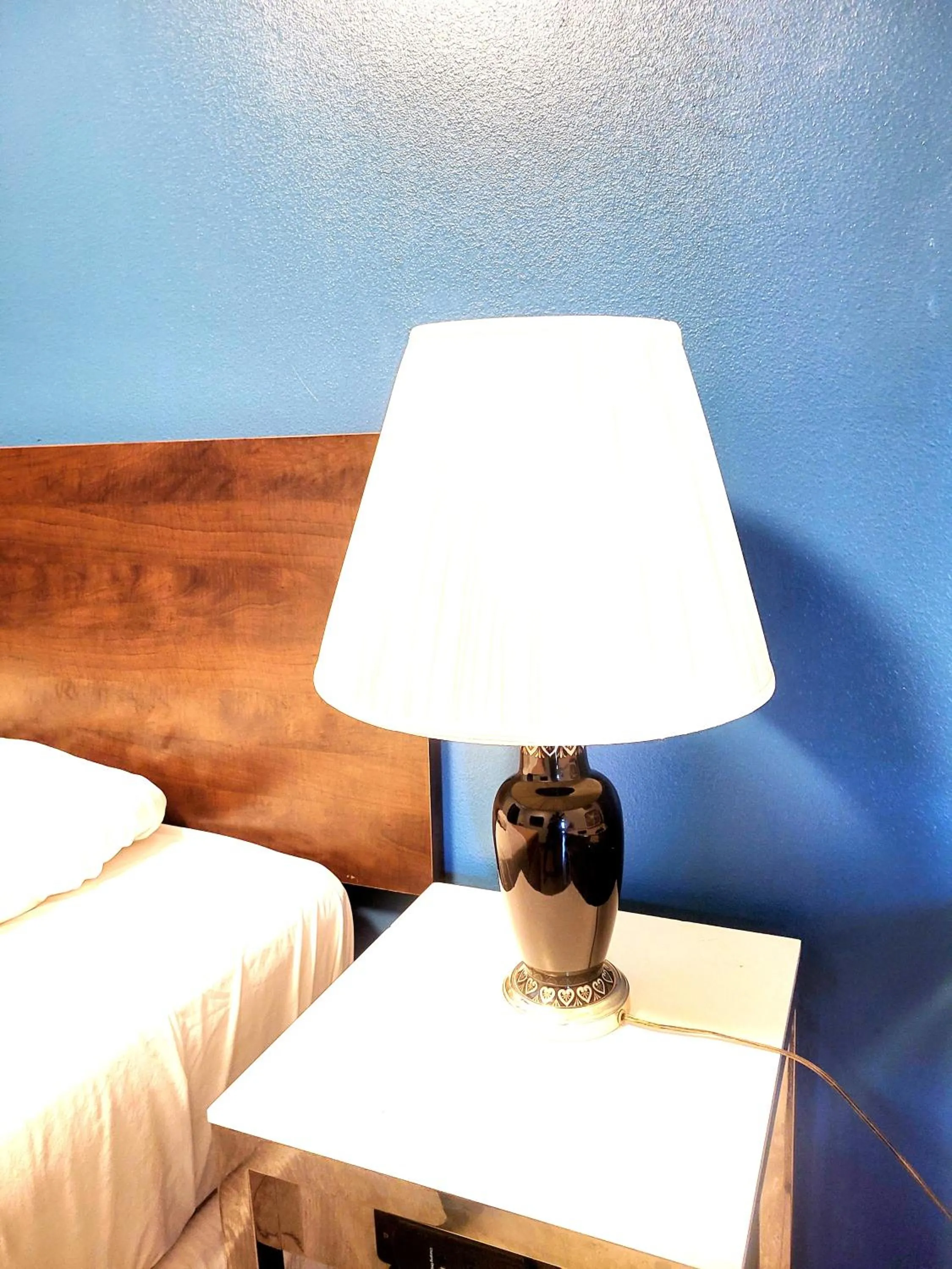 Bed in AVAION HOTEL LAX SoFi STADIUM
