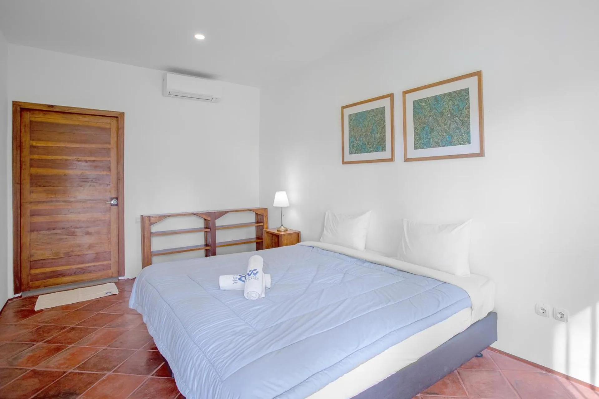 Bed in Whales and Waves