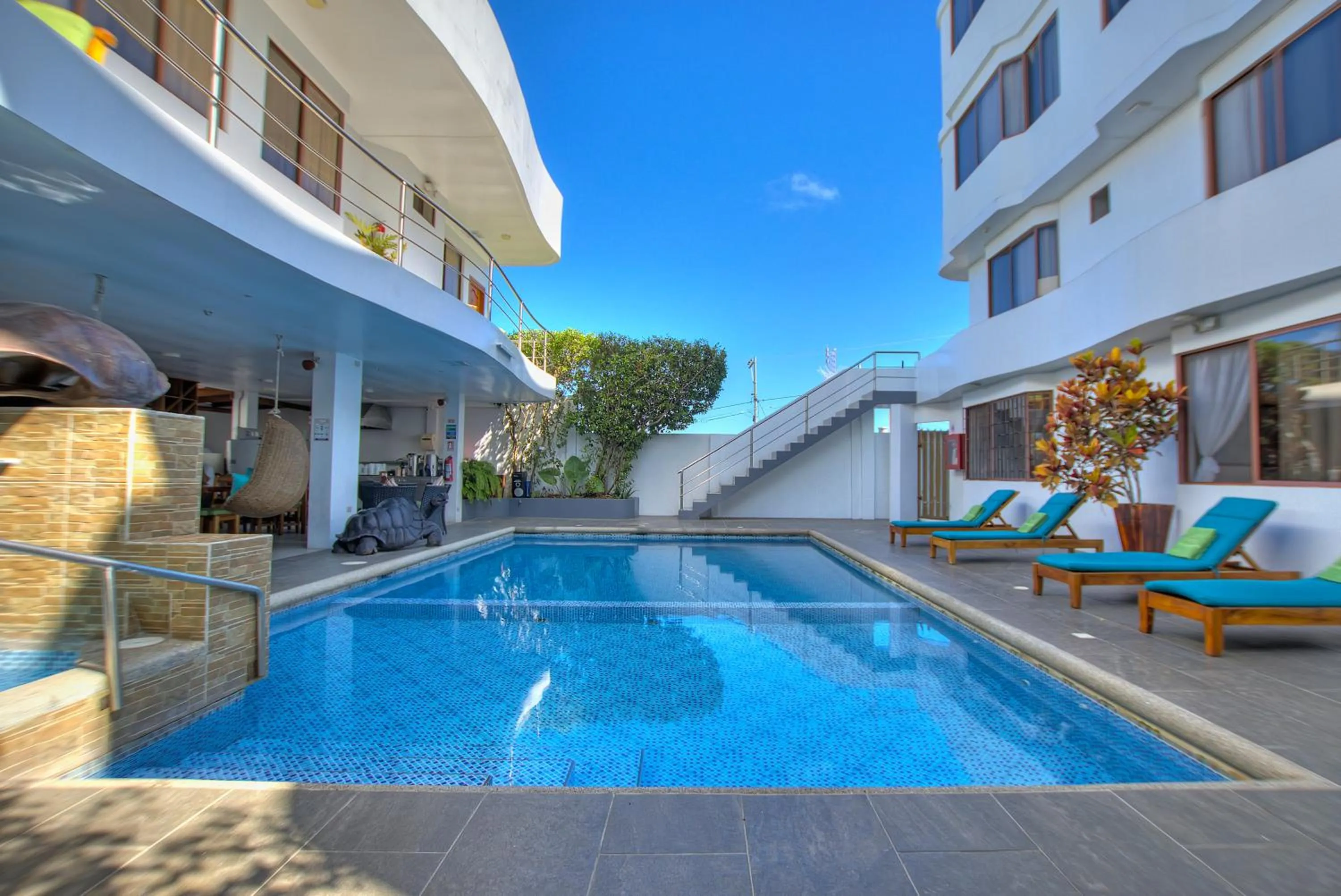 Property building in El Descanso del Guia