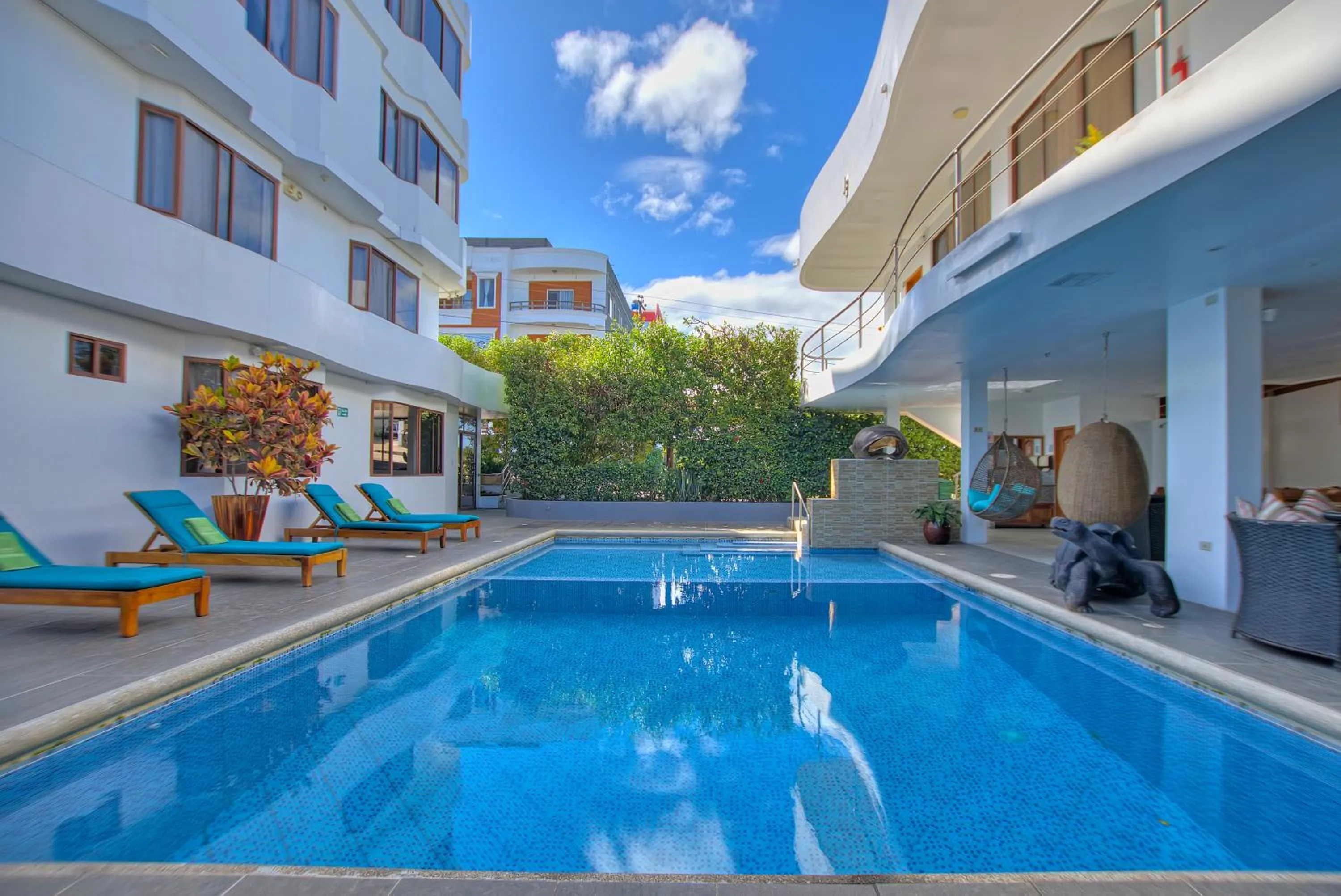 Property building in El Descanso del Guia