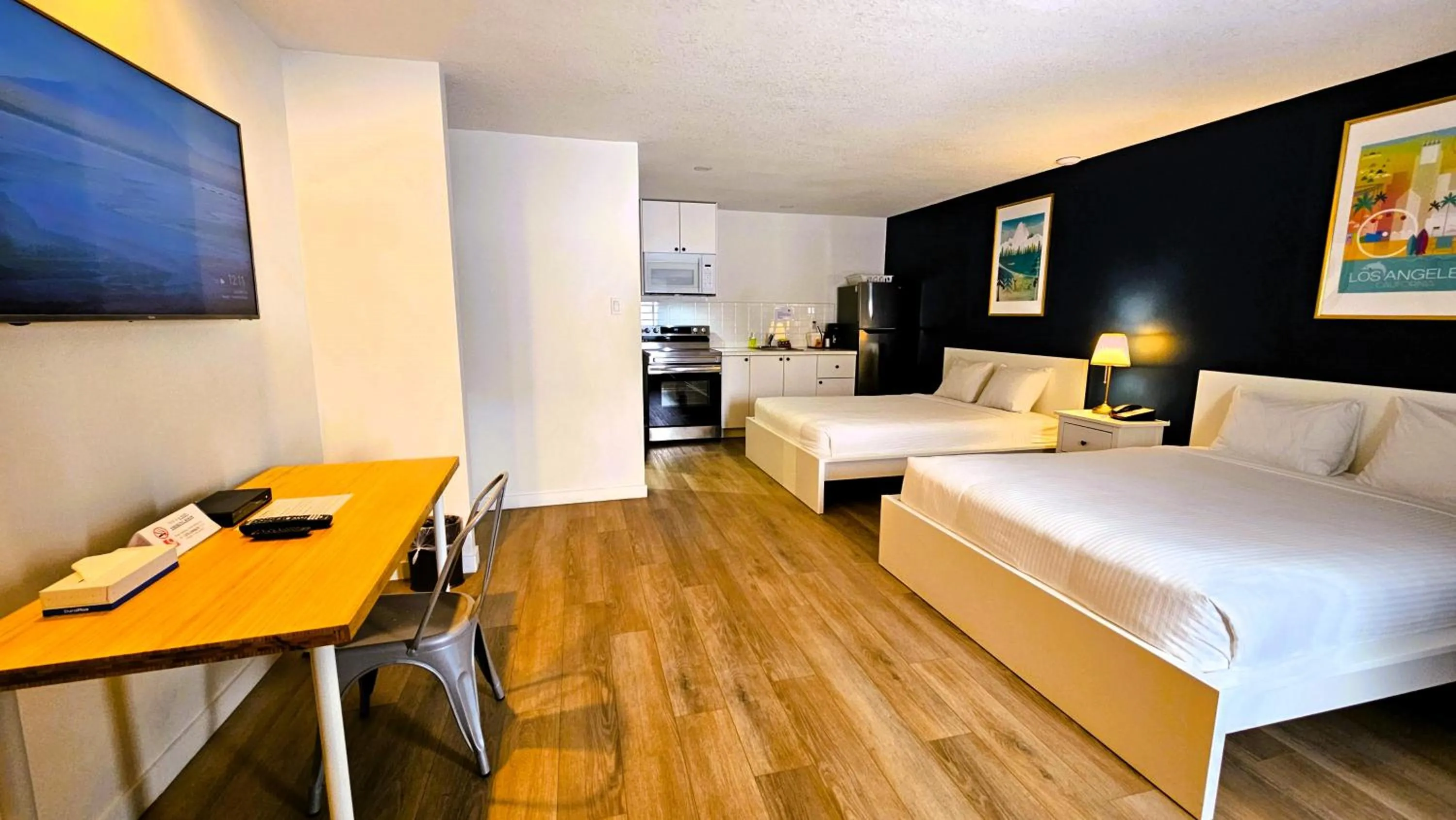 Photo of the whole room, Bed in Cloud 9 Inn