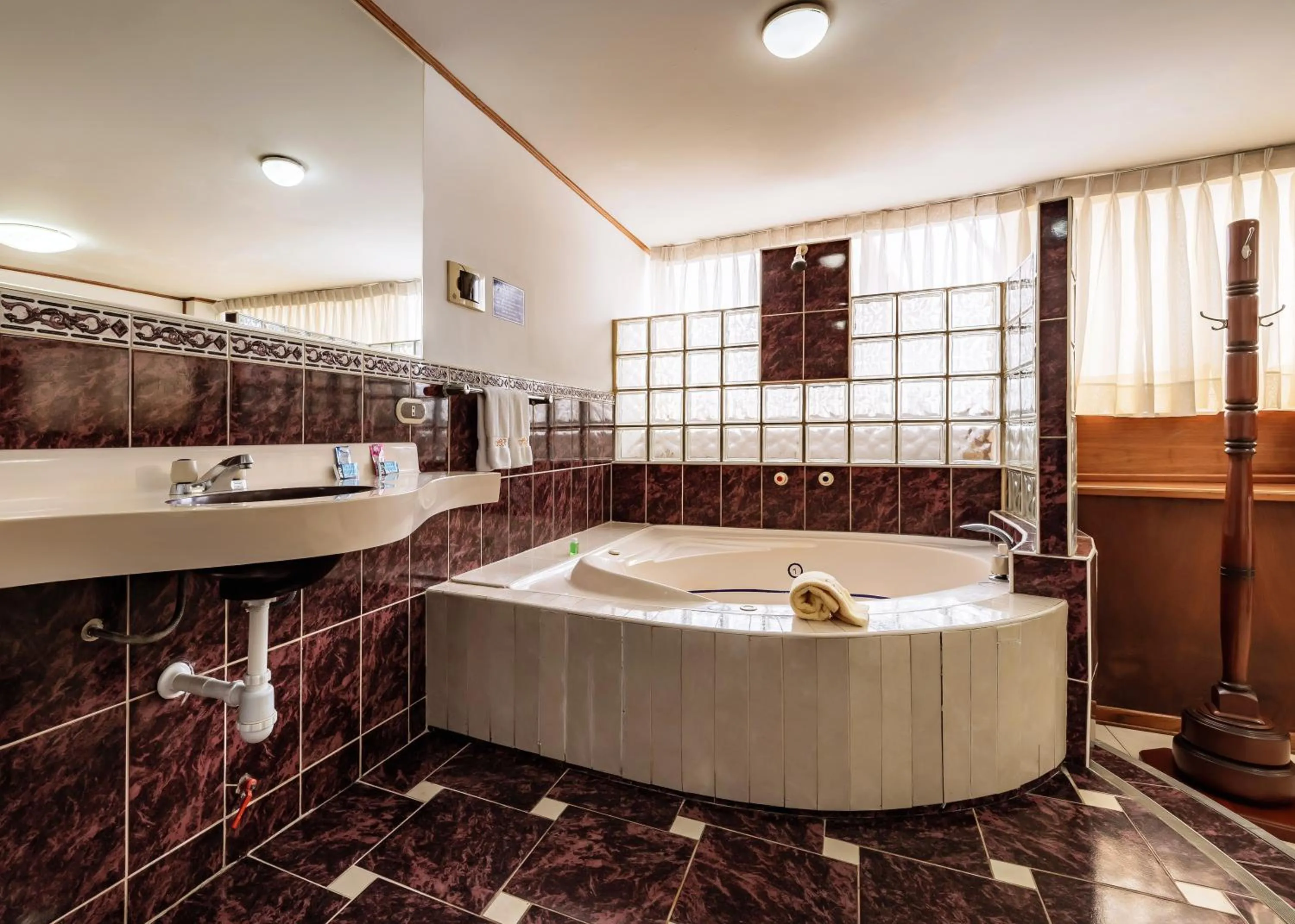 Bath in Recreo Hotel