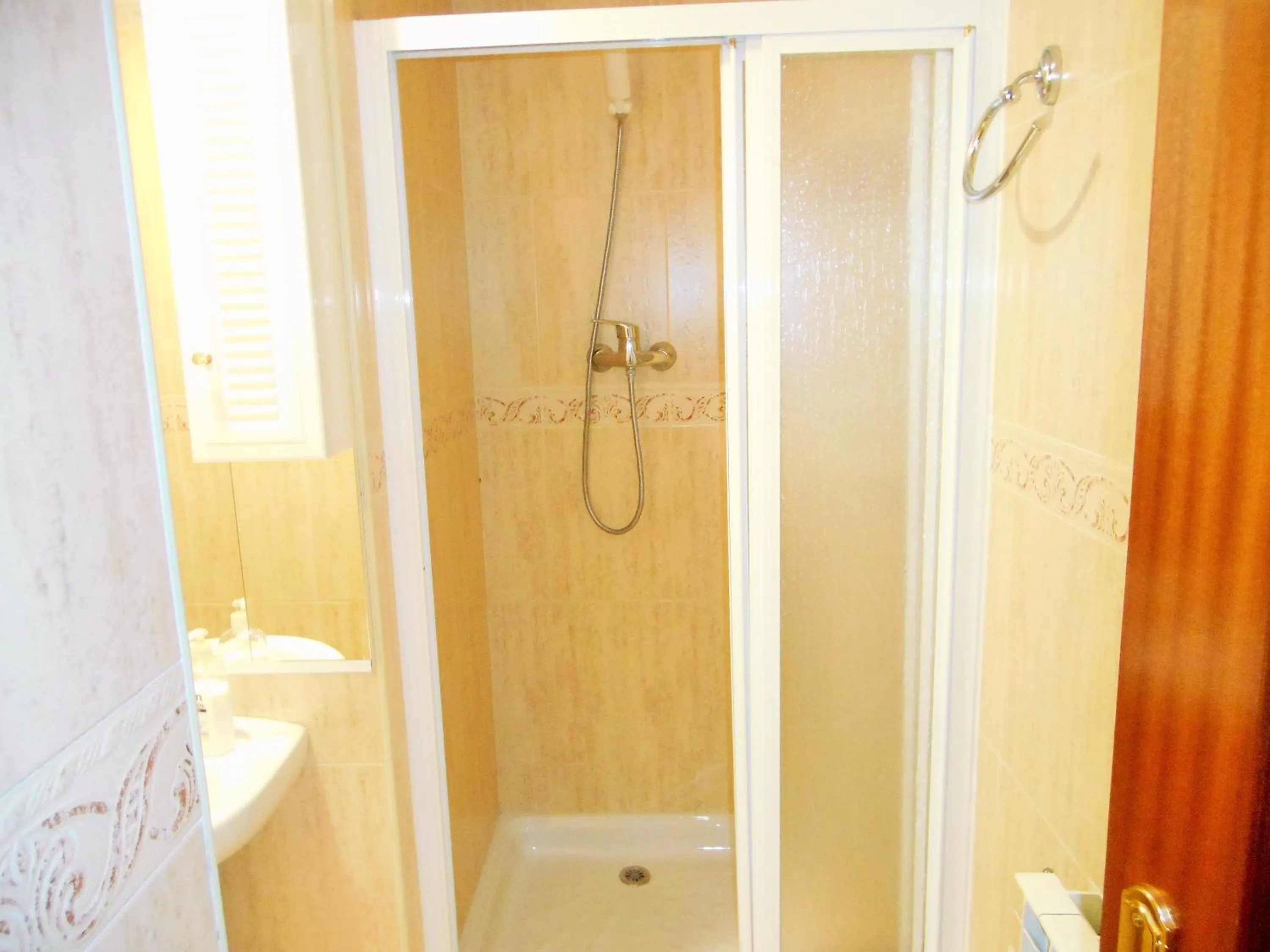 Bathroom in Martin House & Granada