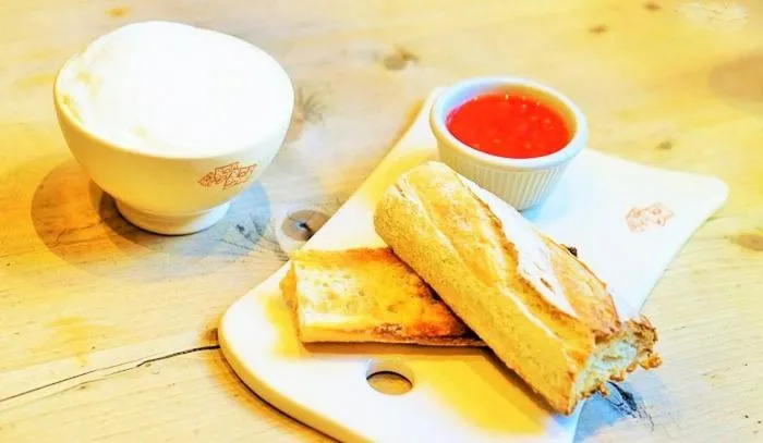 Breakfast in Martin House & Granada