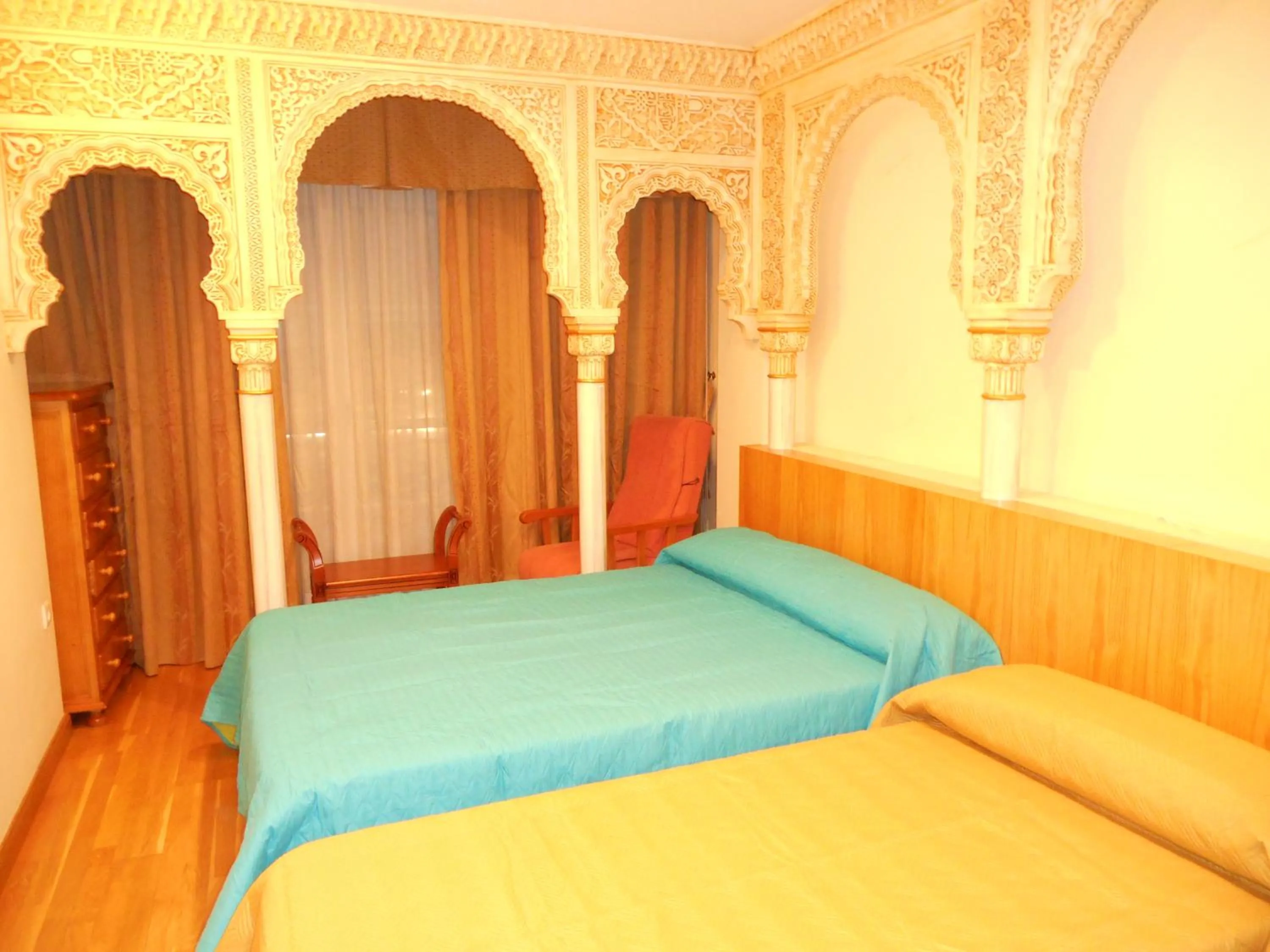 Bed in Martin House & Granada