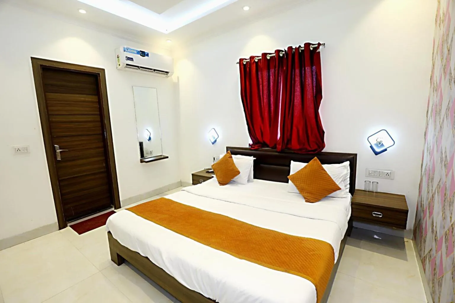 Bed in Hotel Ashok Palace