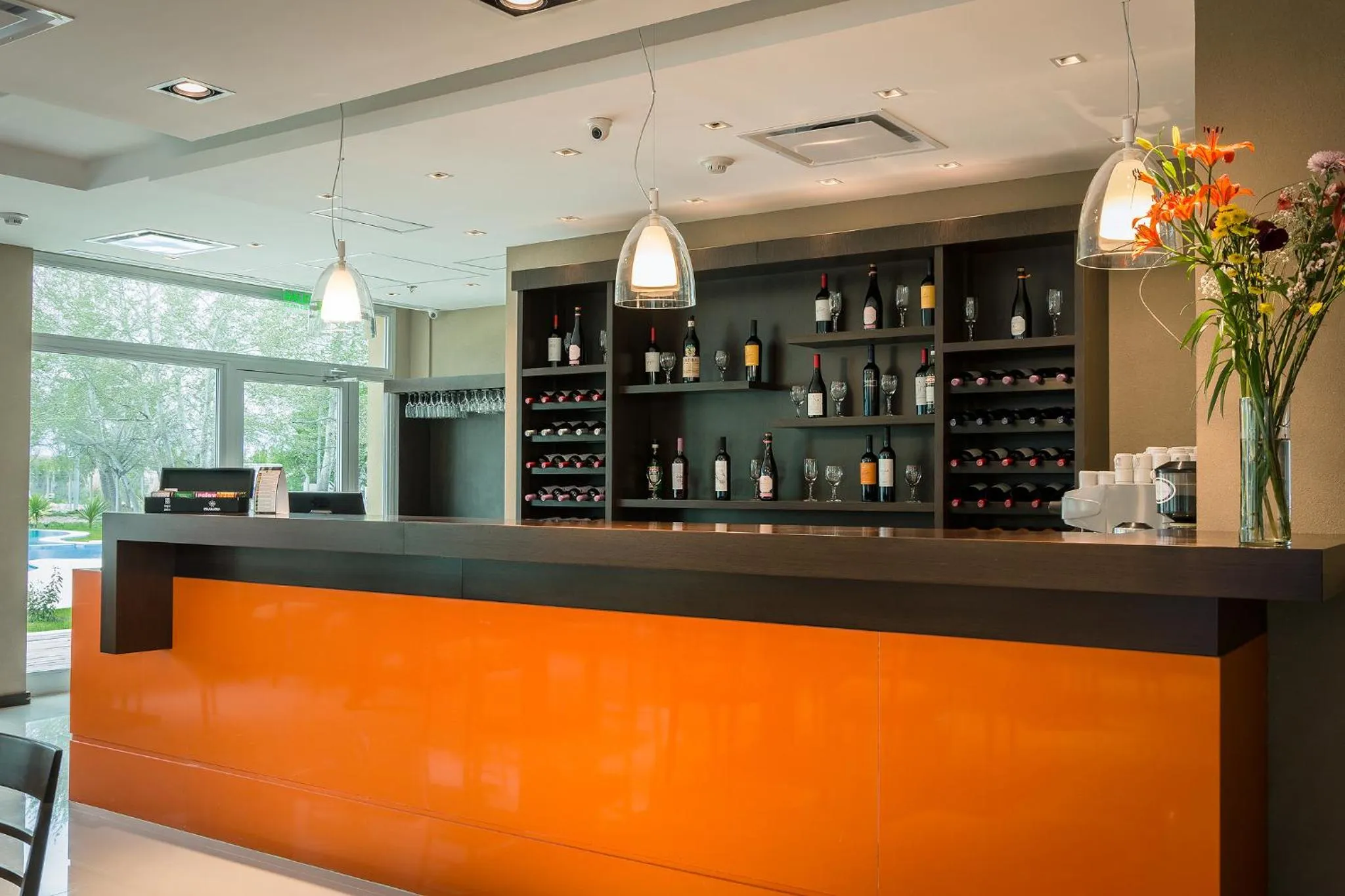 Lounge or bar in Howard Johnson Neuquen