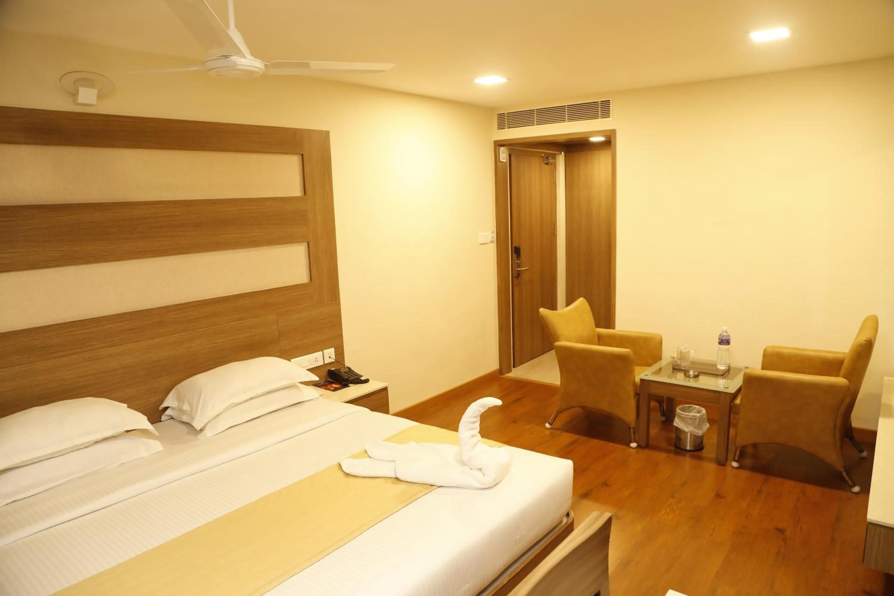 Seating area, Bed in HOTEL GRAND PLAZzA