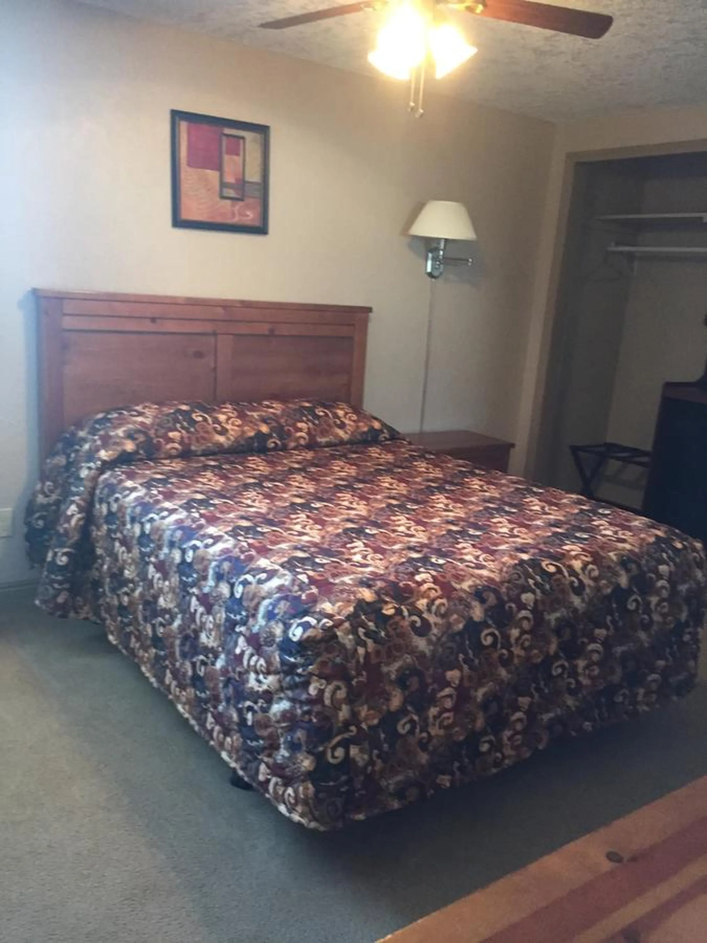 Queen Room in Harrison Inn