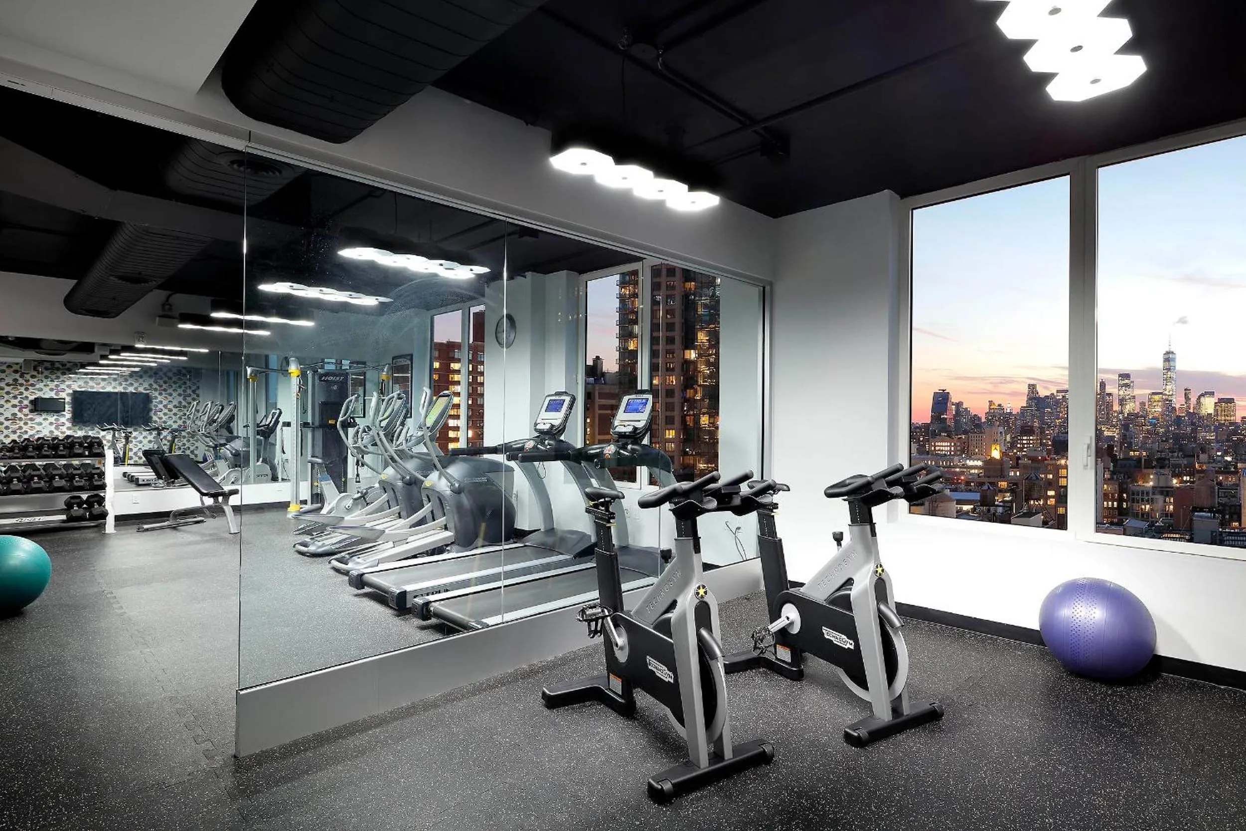 Fitness centre/facilities in INNSiDE by Meliá New York Nomad