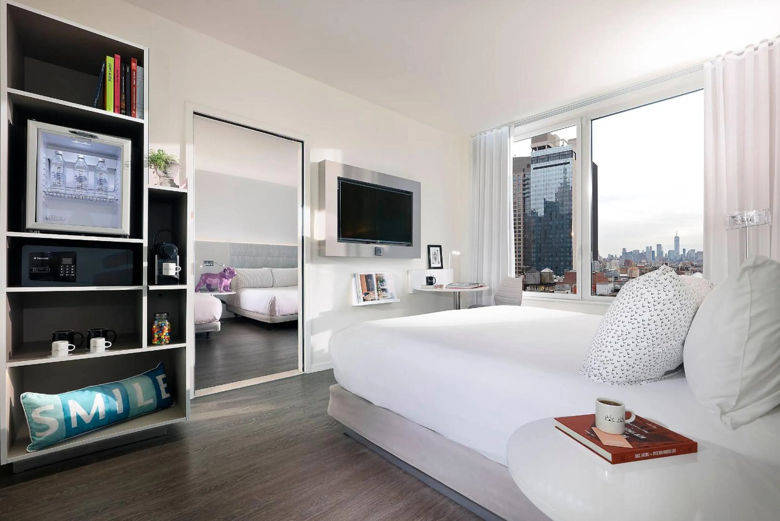 Photo of the whole room, Bed in INNSiDE by Meliá New York Nomad