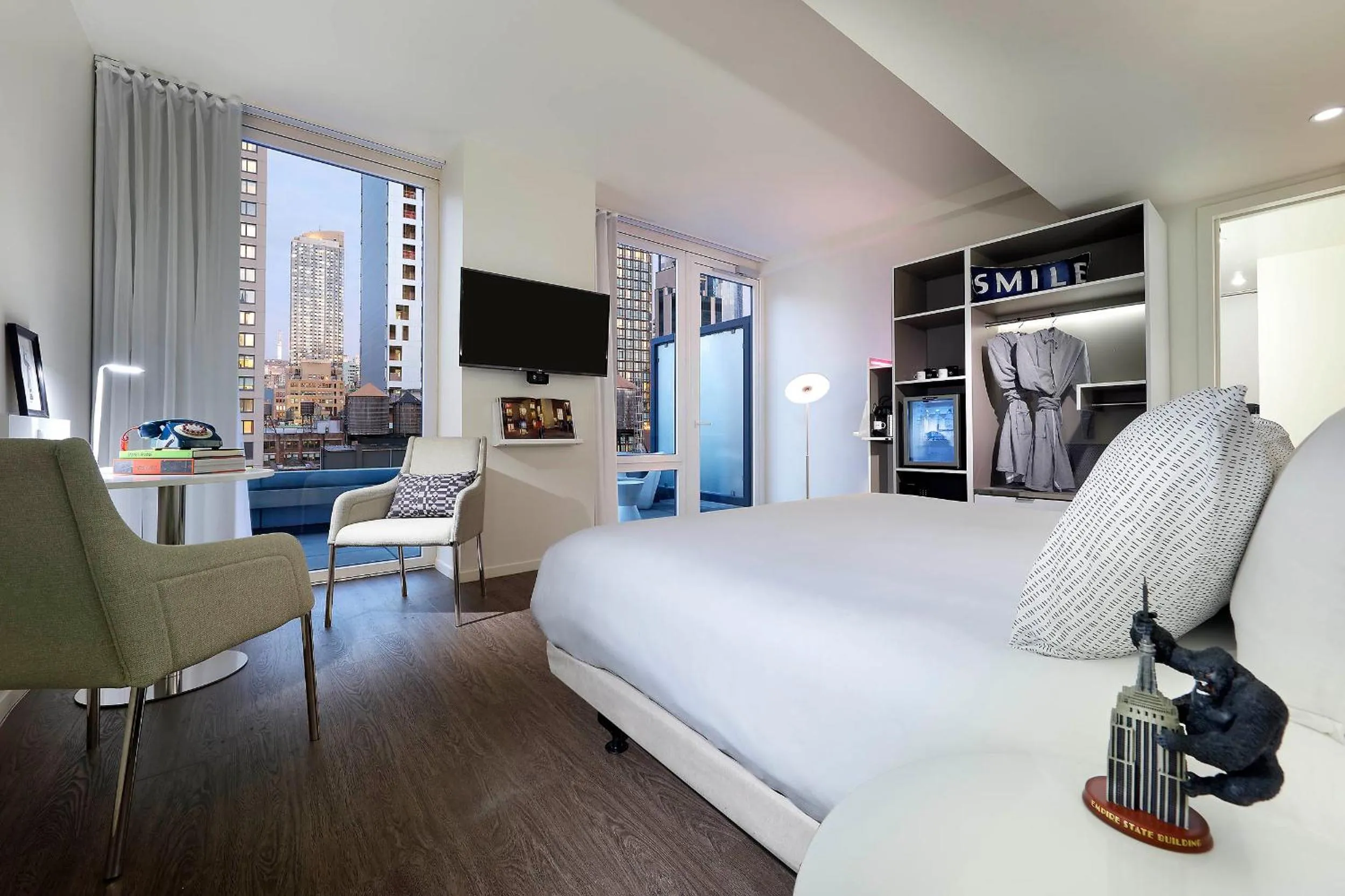 Photo of the whole room, Bed in INNSiDE by Meliá New York Nomad