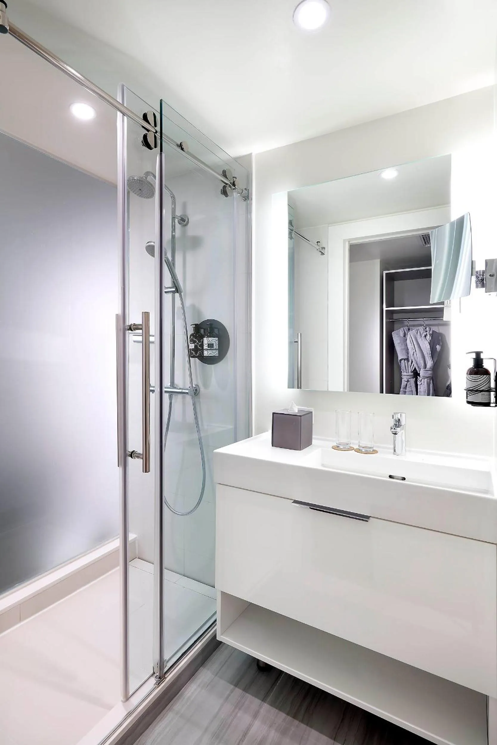 Bathroom in INNSiDE by Meliá New York Nomad