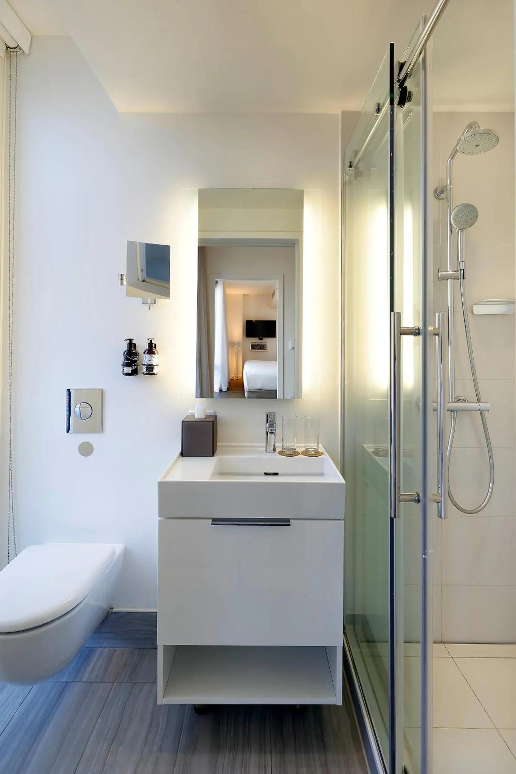 Bathroom in INNSiDE by Meliá New York Nomad