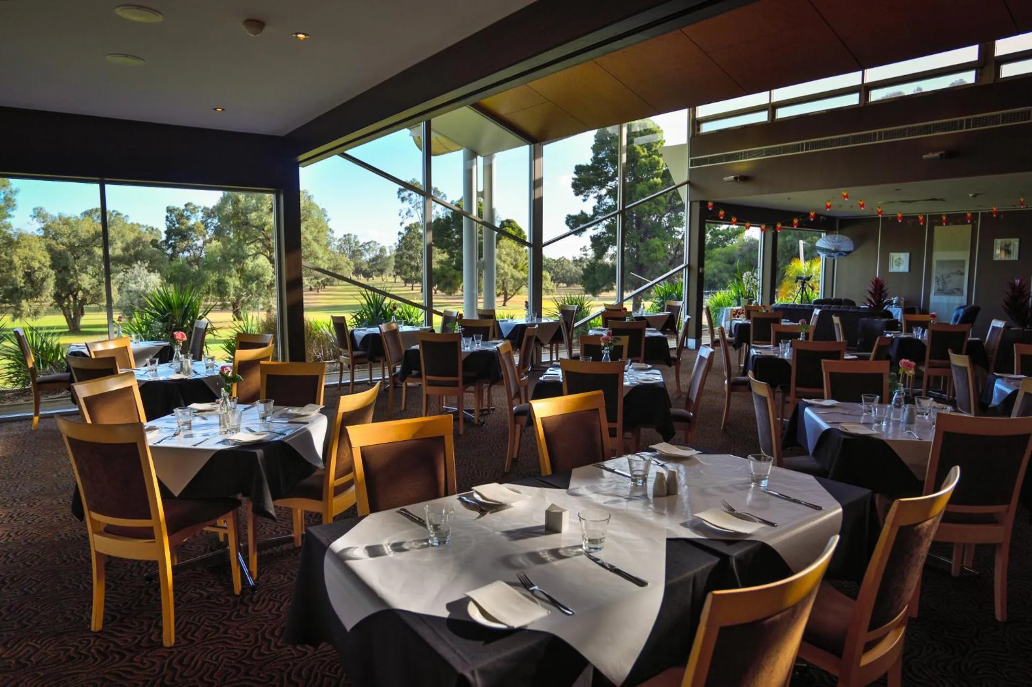 Restaurant/places to eat in Renmark Country Club