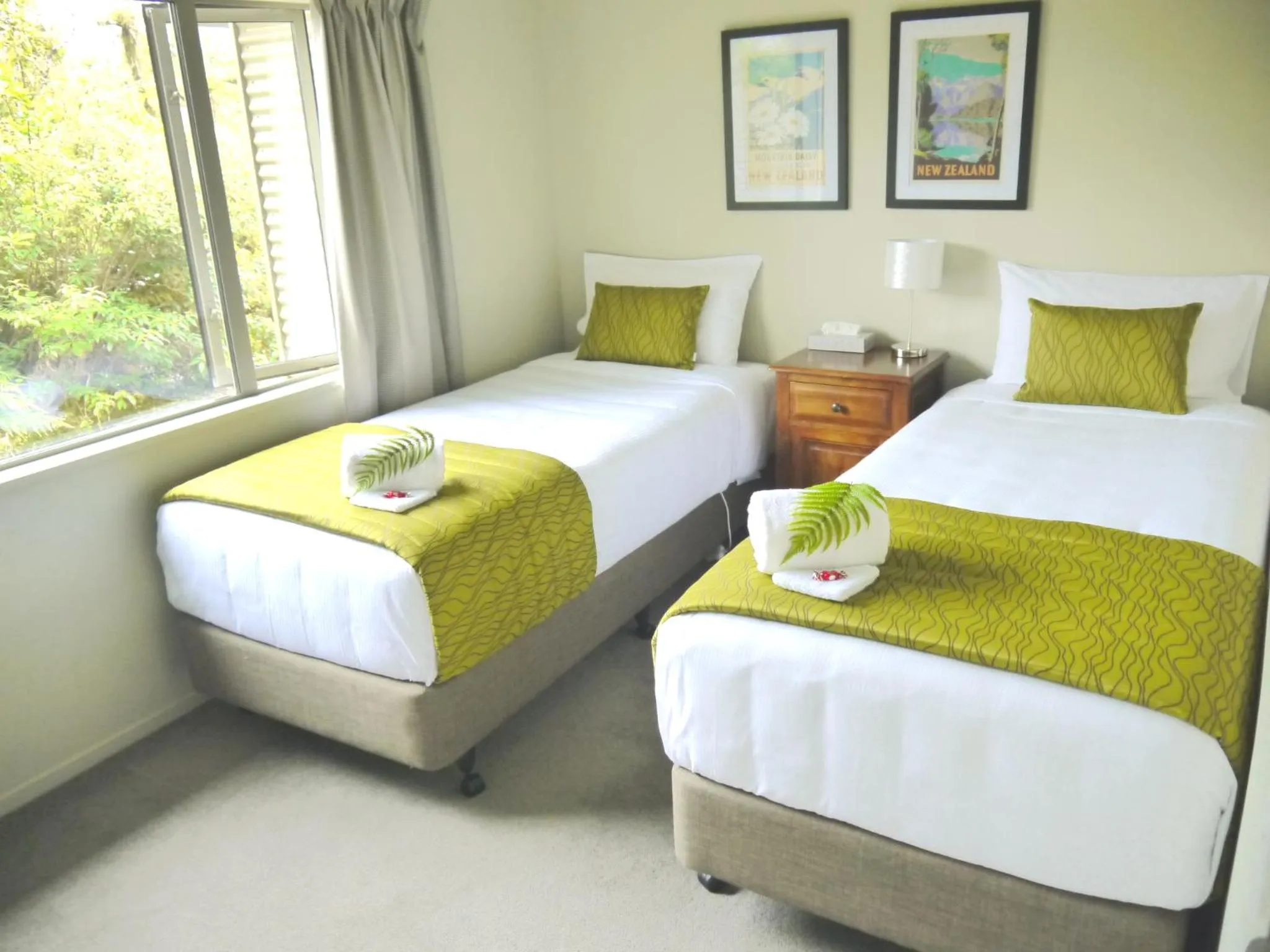 Bedroom, Bed in Franz Josef Treetops