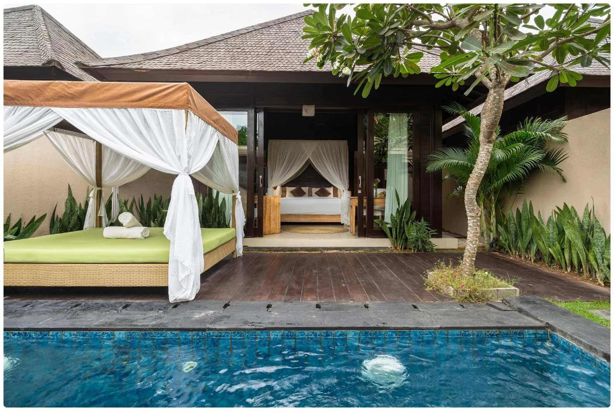 Swimming pool in d'Nusa Beach Club and Resort