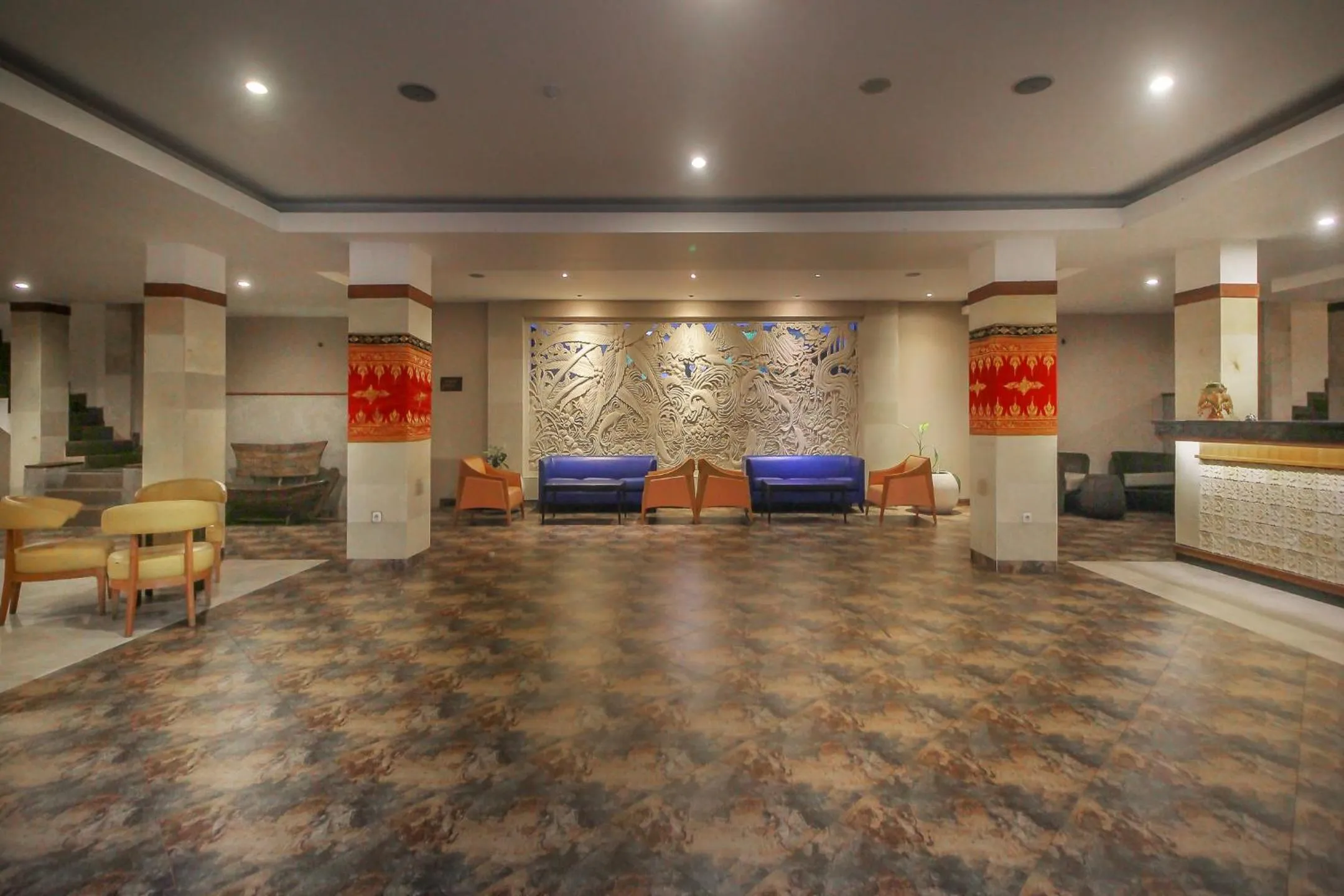 Lobby or reception in d'Nusa Beach Club and Resort