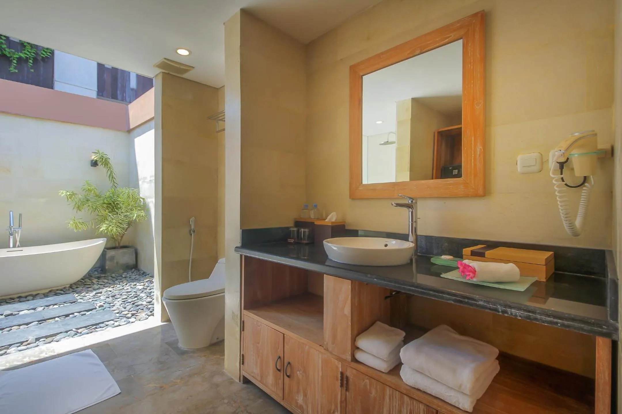 Bathroom in d'Nusa Beach Club and Resort