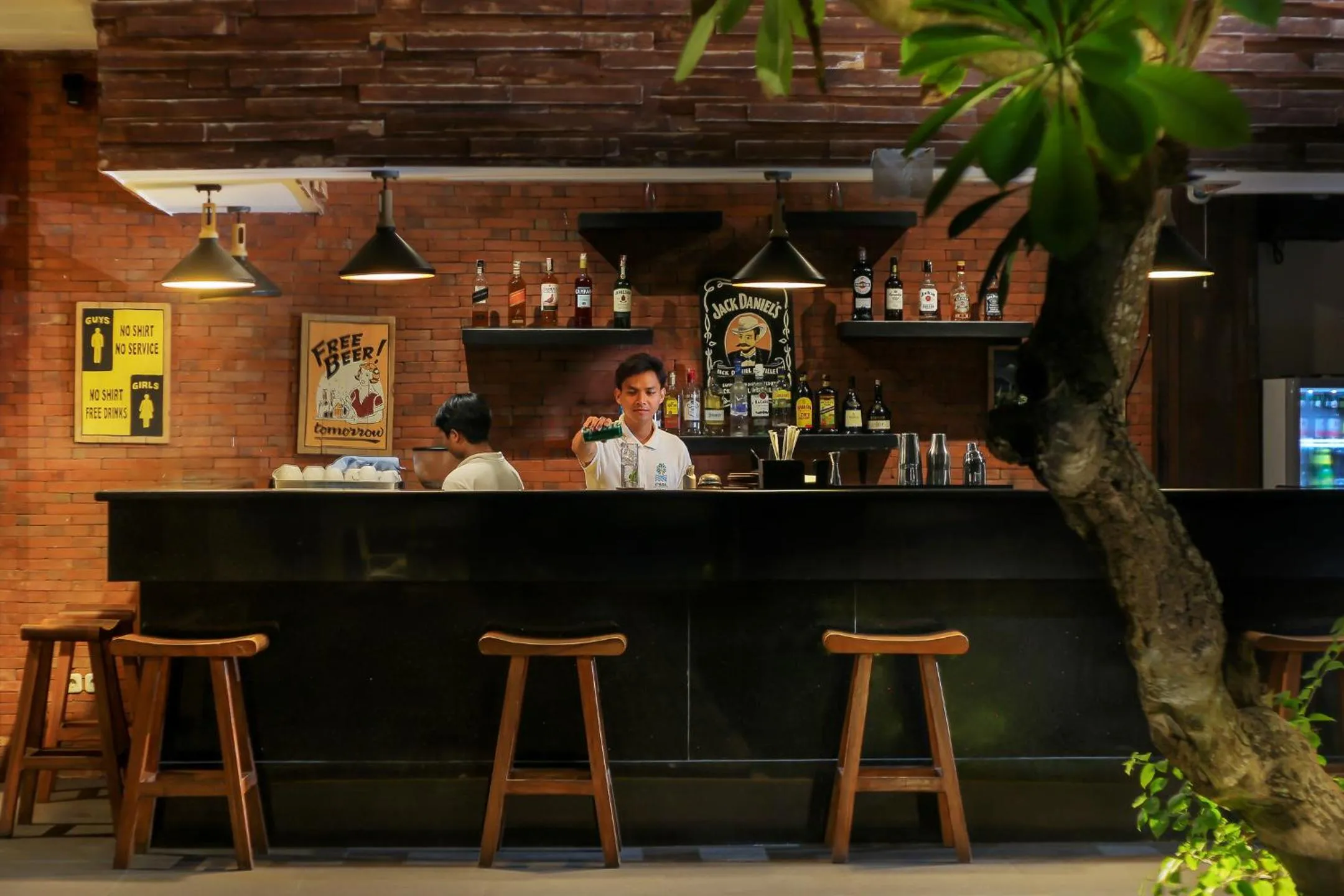 Restaurant/places to eat in d'Nusa Beach Club and Resort