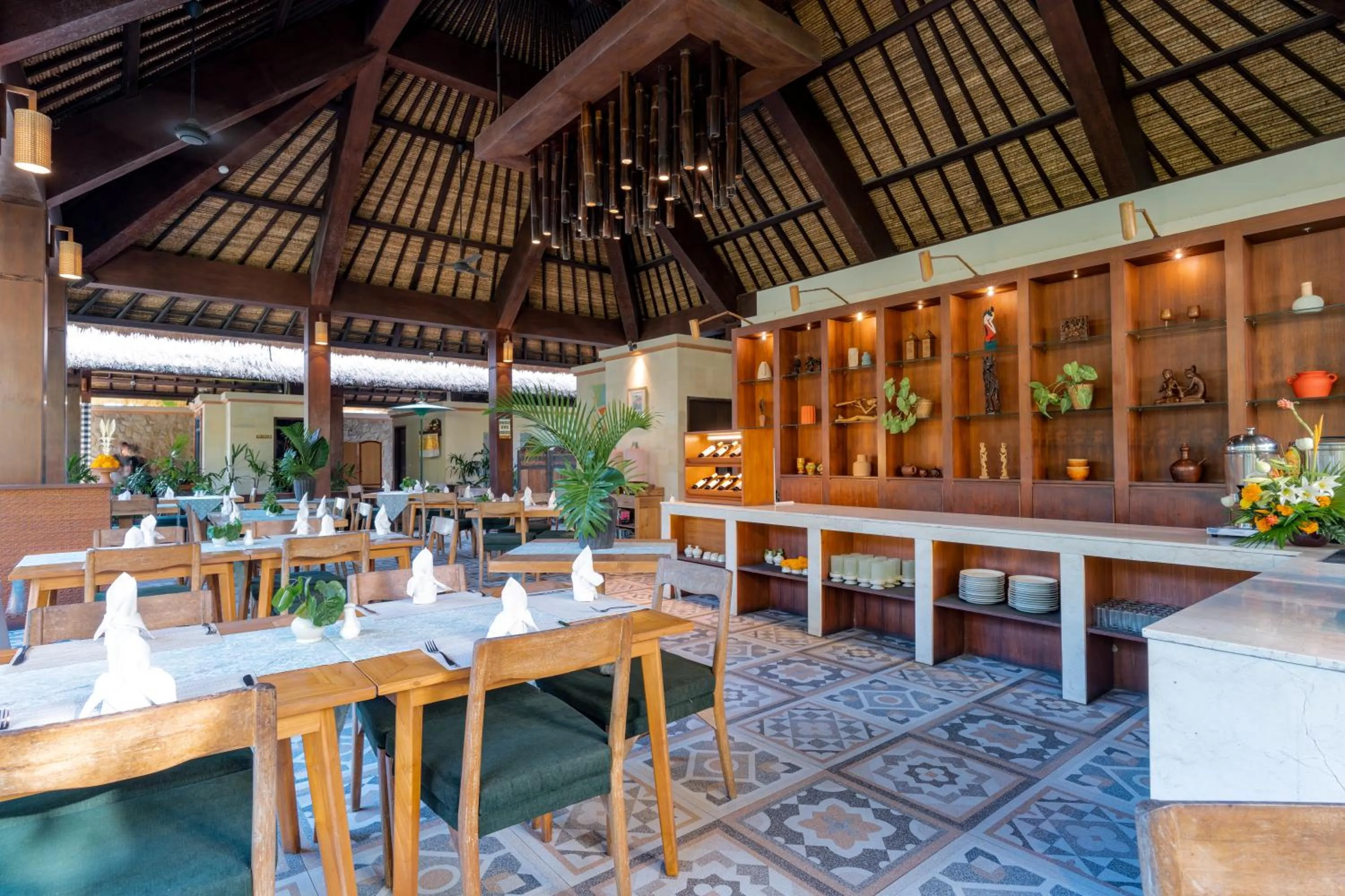 Restaurant/places to eat in Radha Phala Resort & Spa