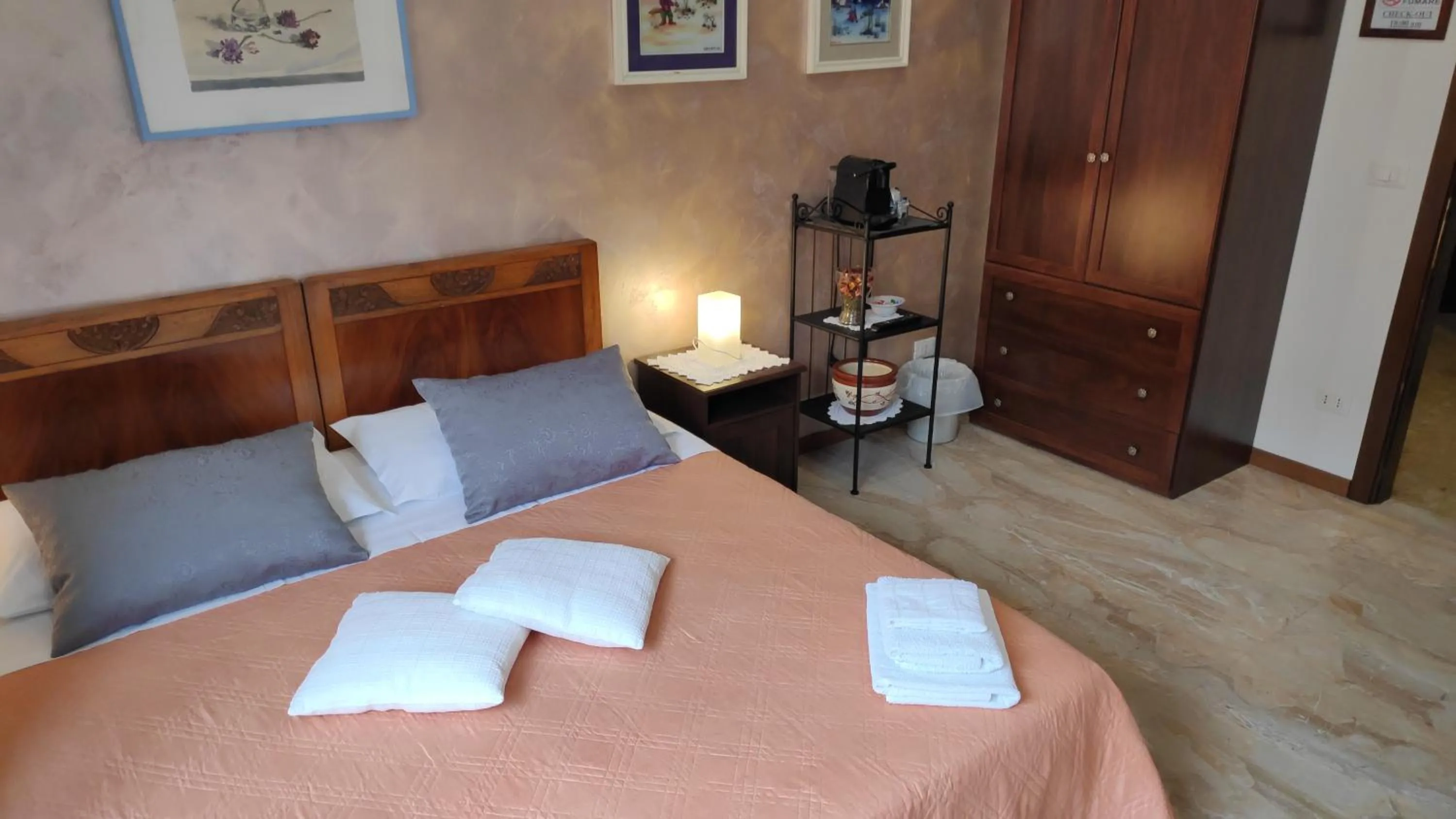 Bed in Bed & Breakfast CENTRALE