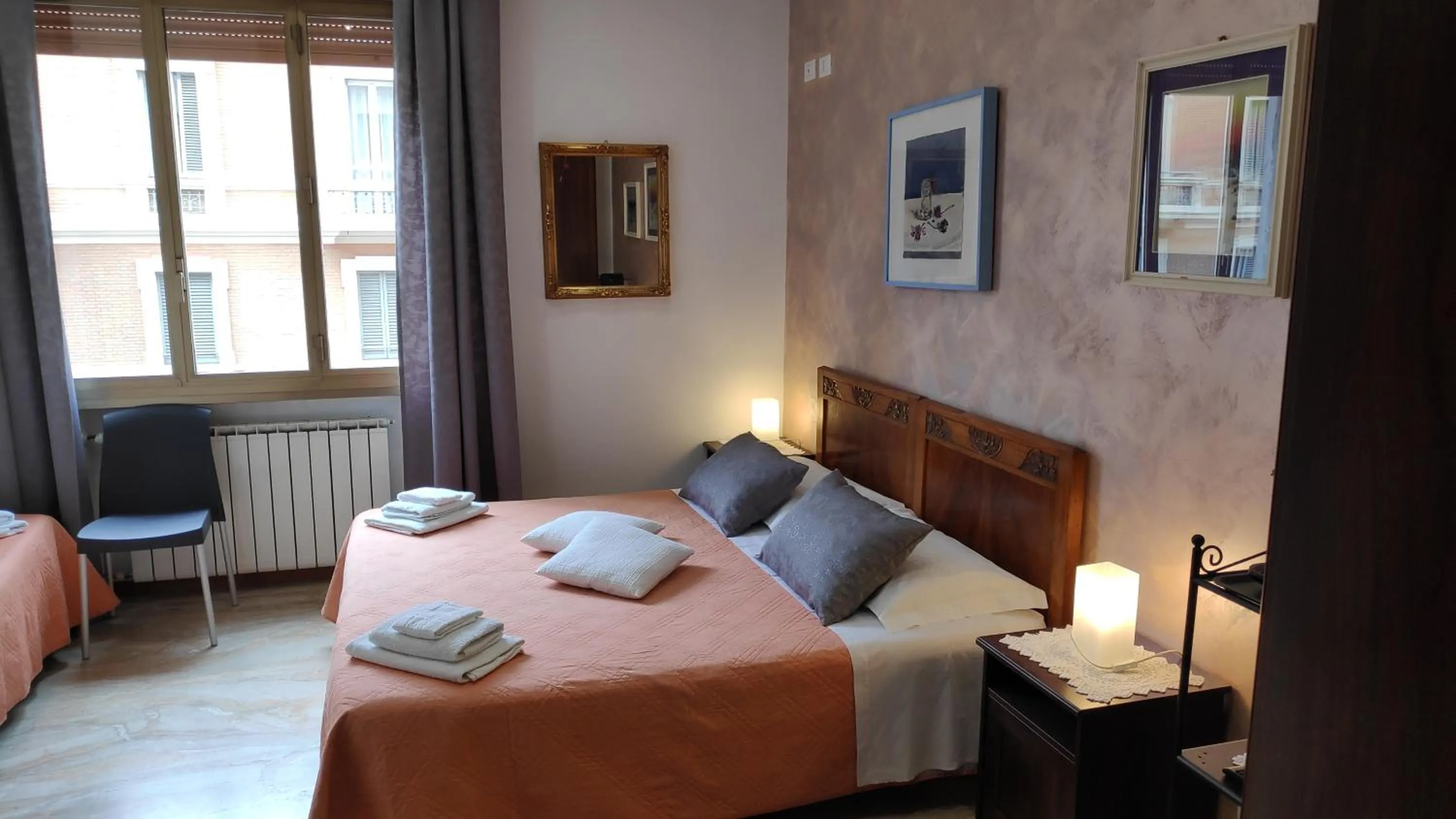 Bed in Bed & Breakfast CENTRALE