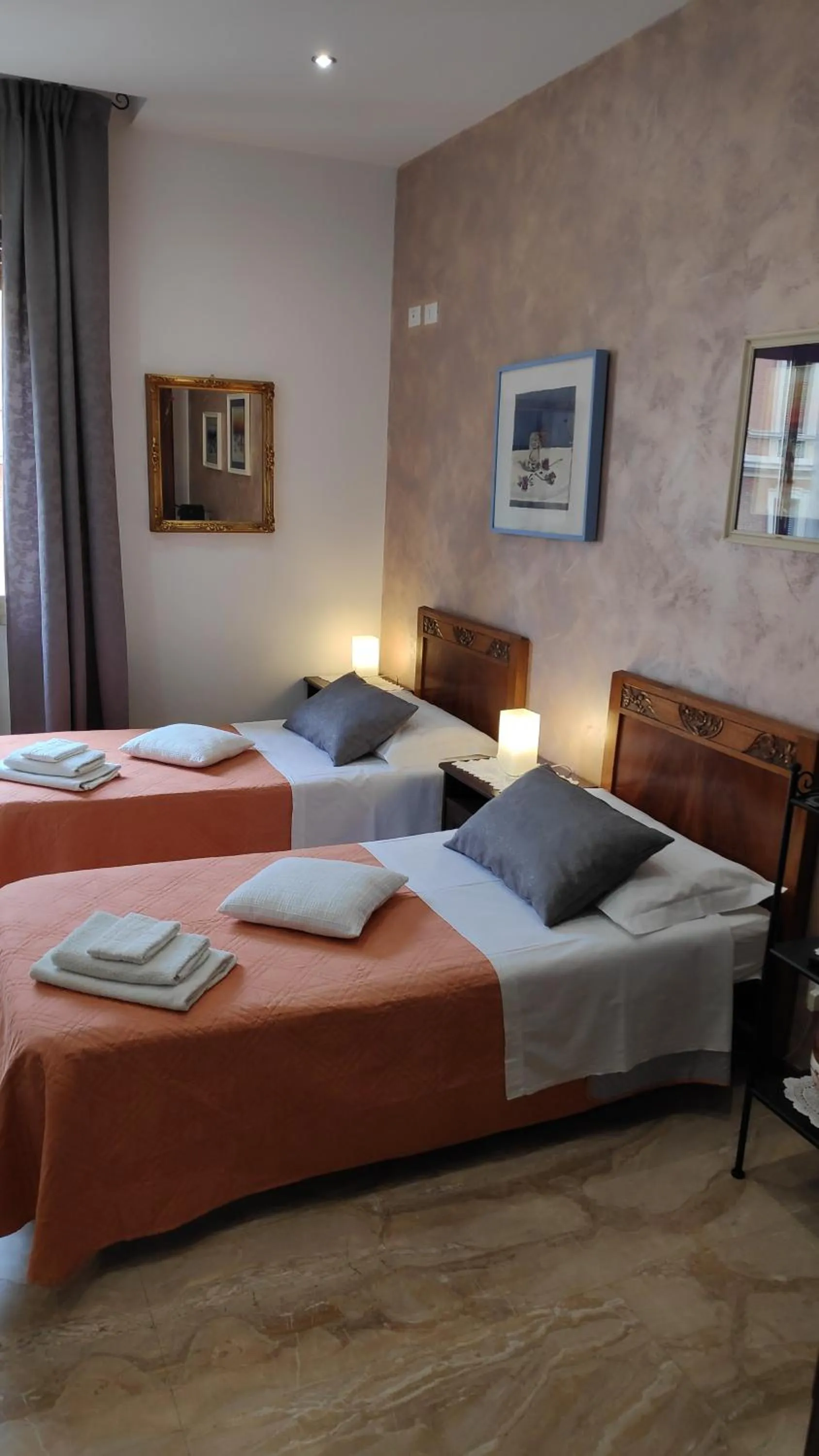 Bed in Bed & Breakfast CENTRALE