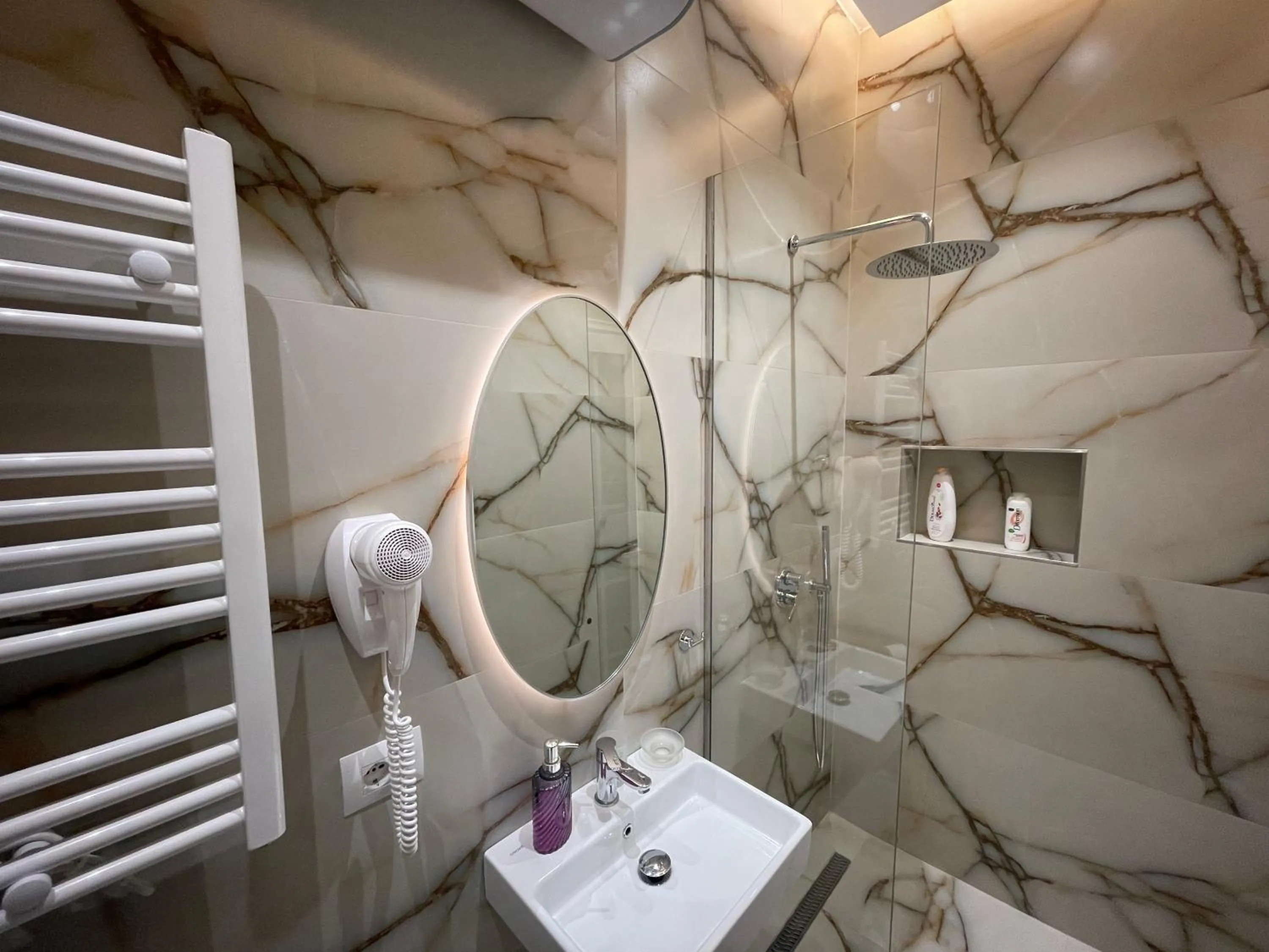 Shower in HOTEL VILA 15 - CENTER