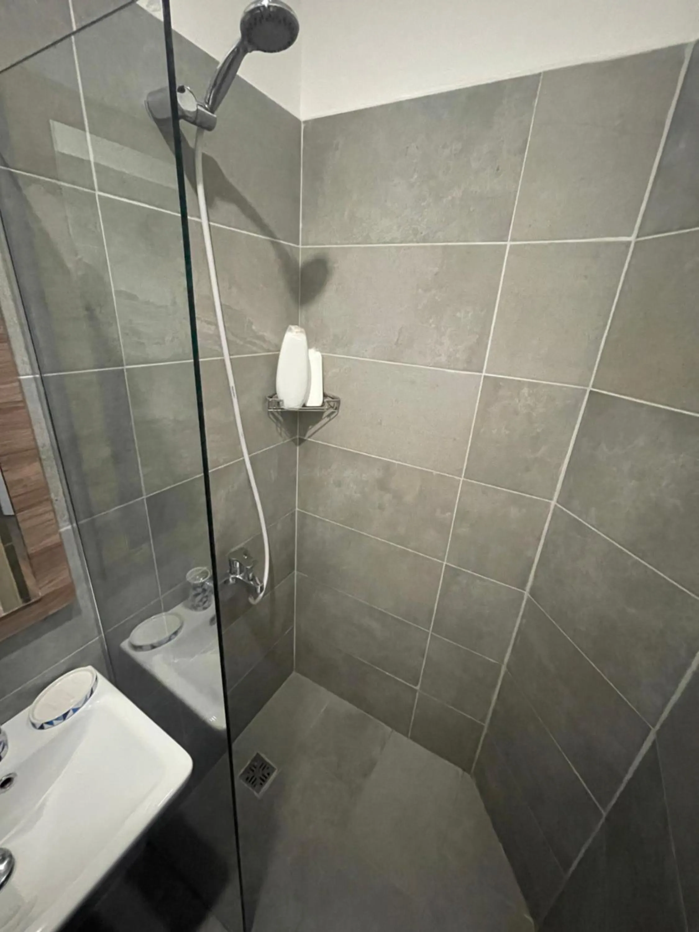 Shower in HOTEL VILA 15 - CENTER